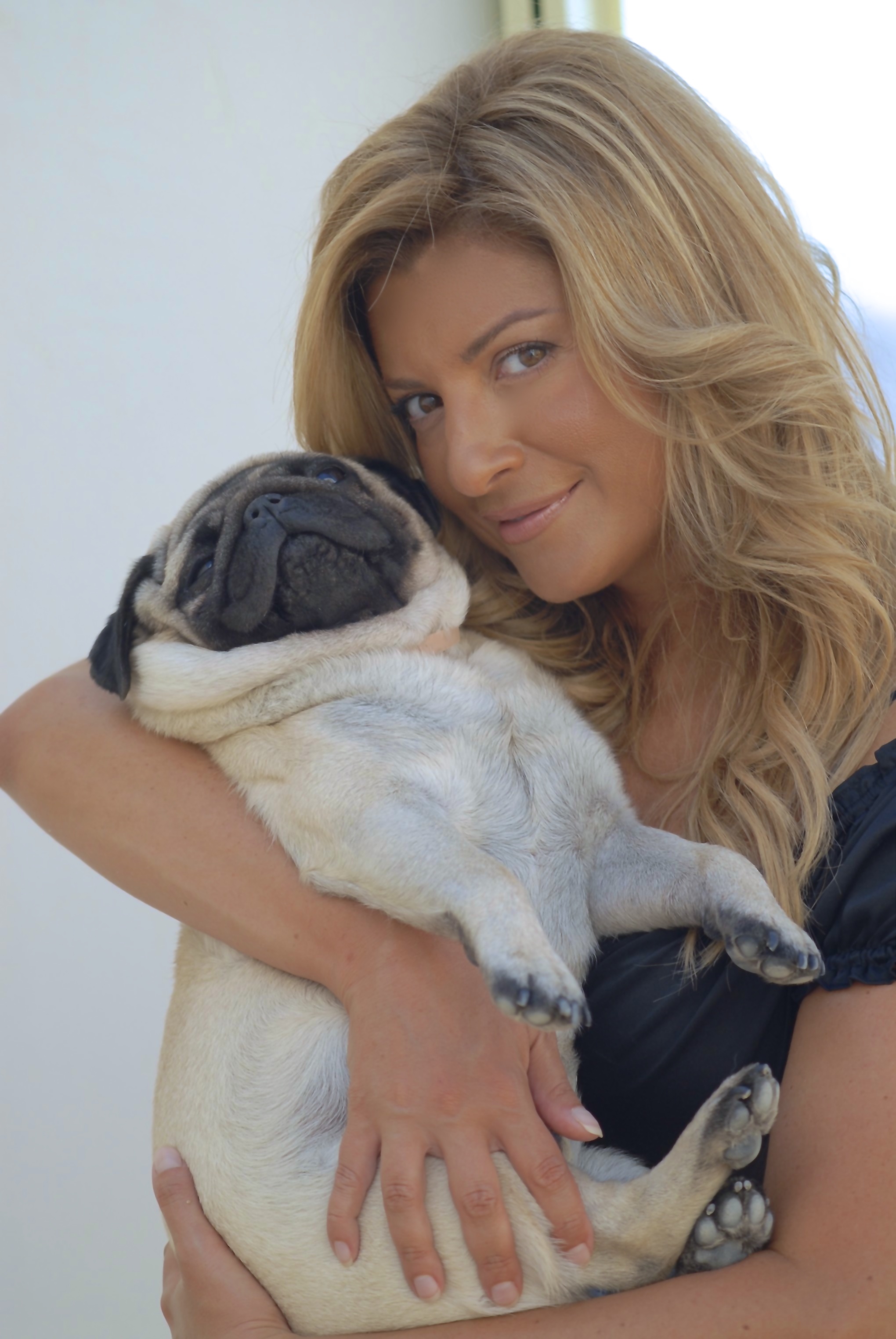 Πολύχρονη Χρις Χρις! Από Το Pug Σου Με Αγάπη!