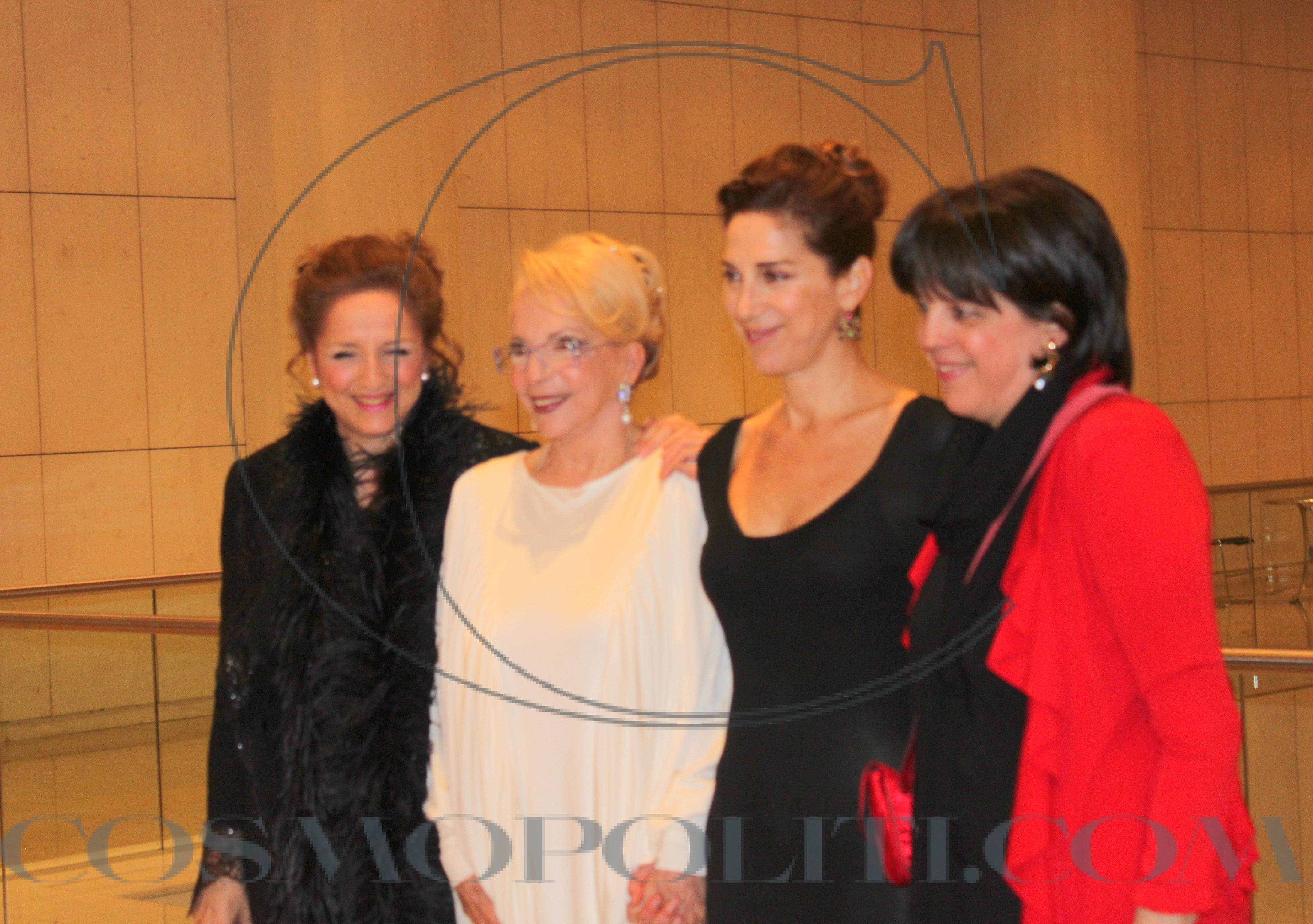 Νόνικα Γαληνέα : 50 Χρόνια Θέατρο!