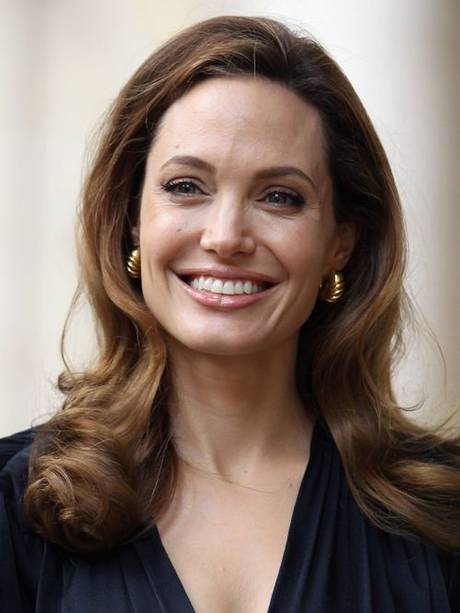v4-Angelina-Jolie-mastectomy2