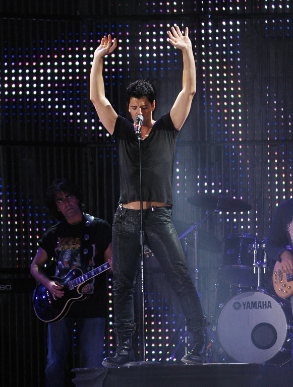 Eμμονή με τα Μαύρα