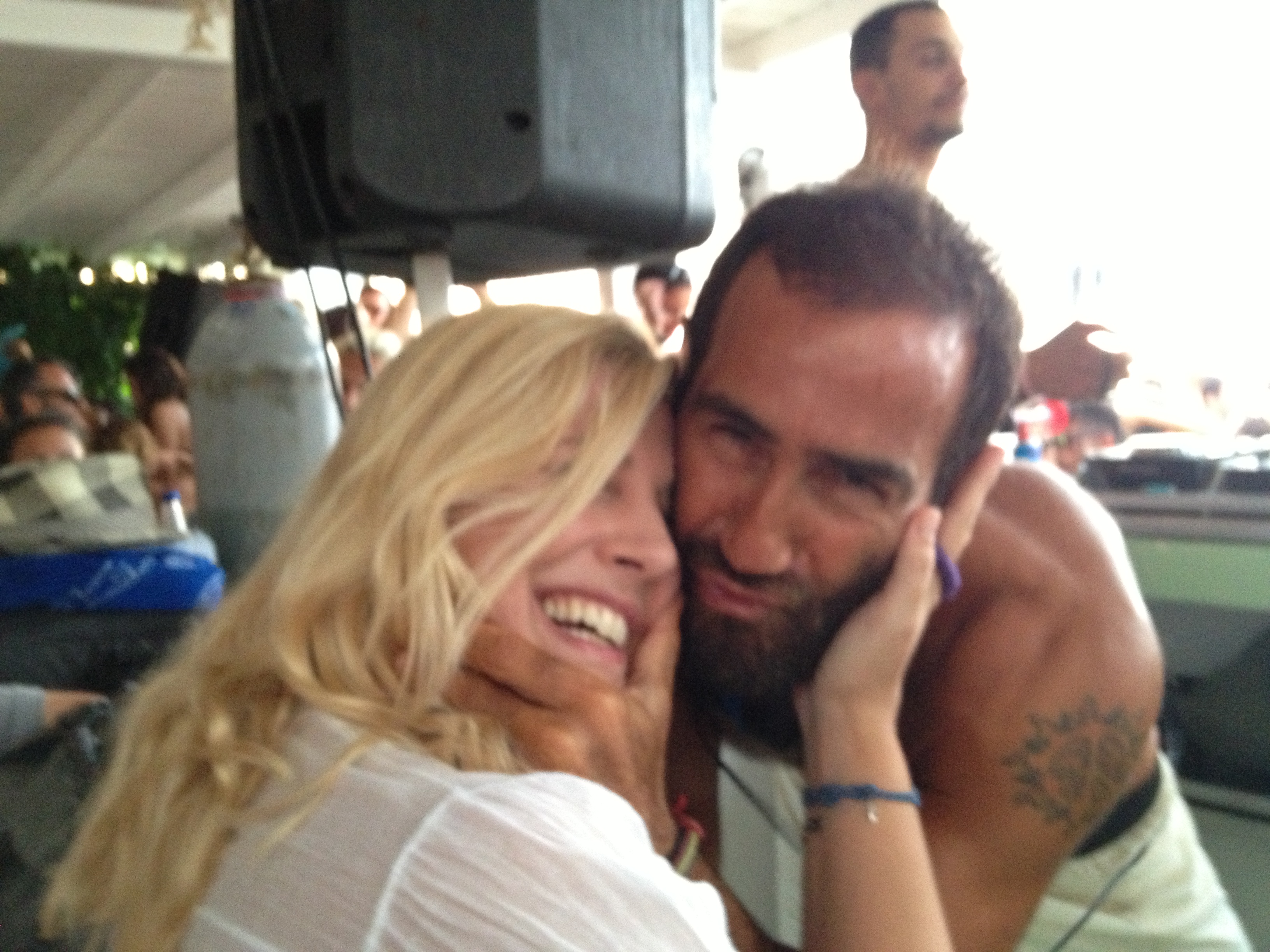 Ράνια & Αντώνης Σε Μεγάλα Κέφια!