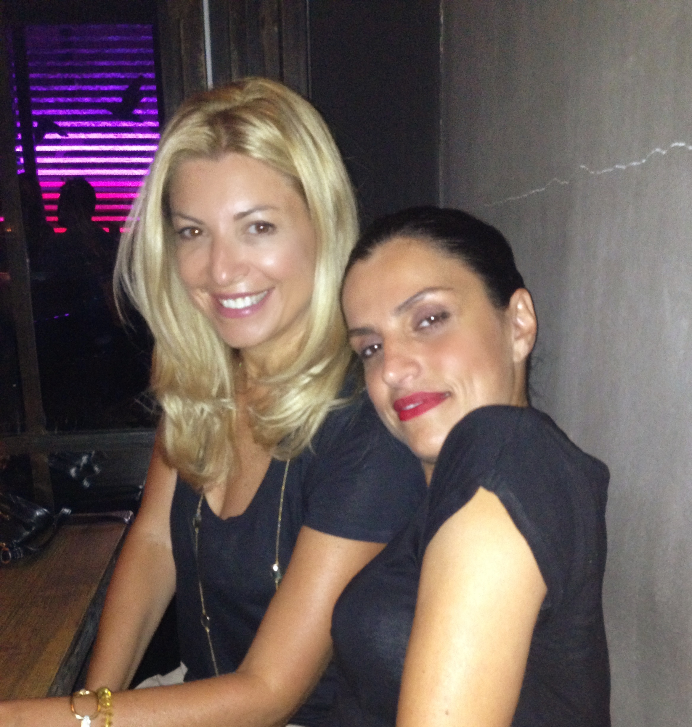 Μία Παρέα από Τοτέμ στο Dot