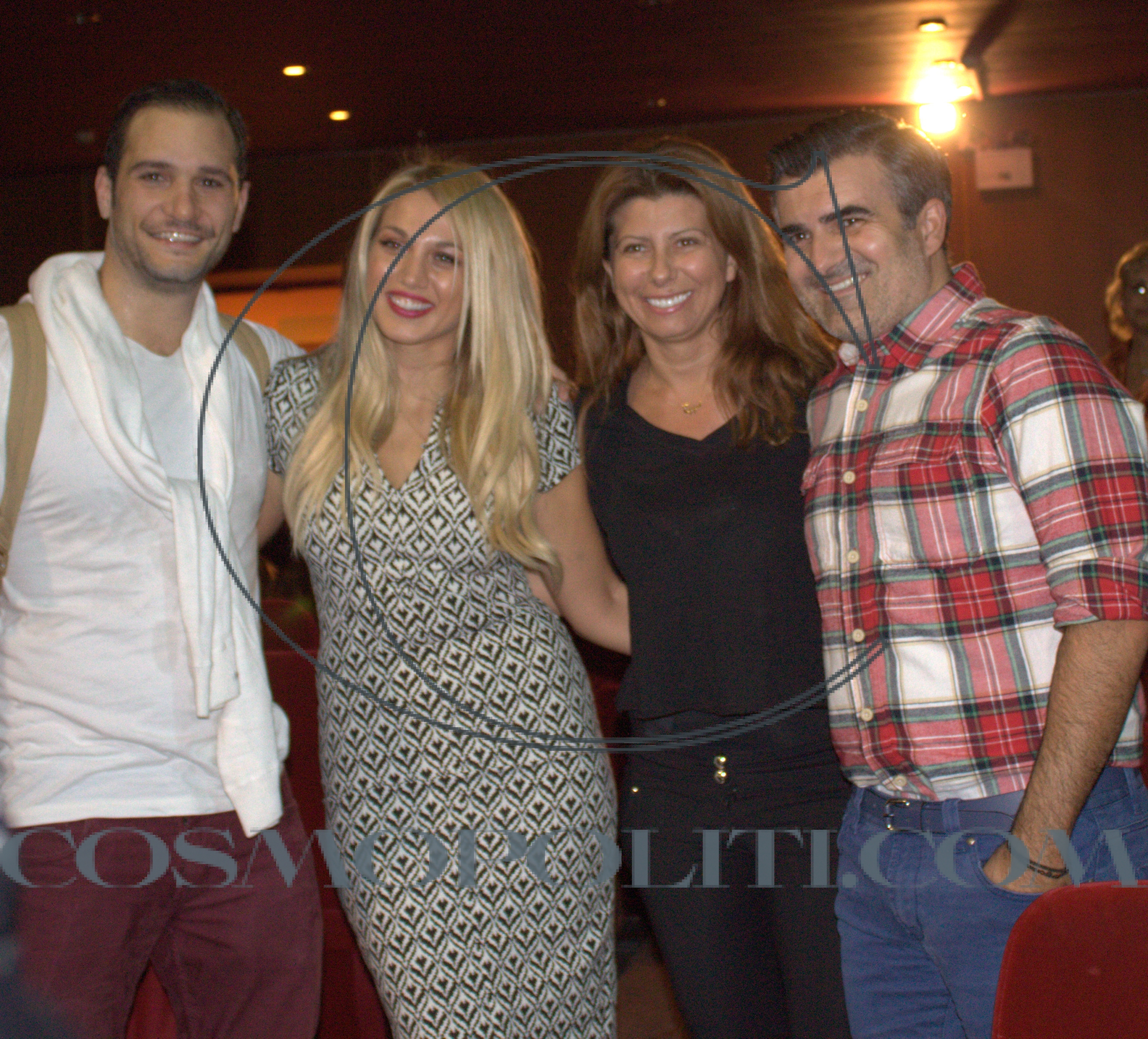 Αναπάντεχες Συναντήσεις Σε Θεατρική Πρεμιέρα