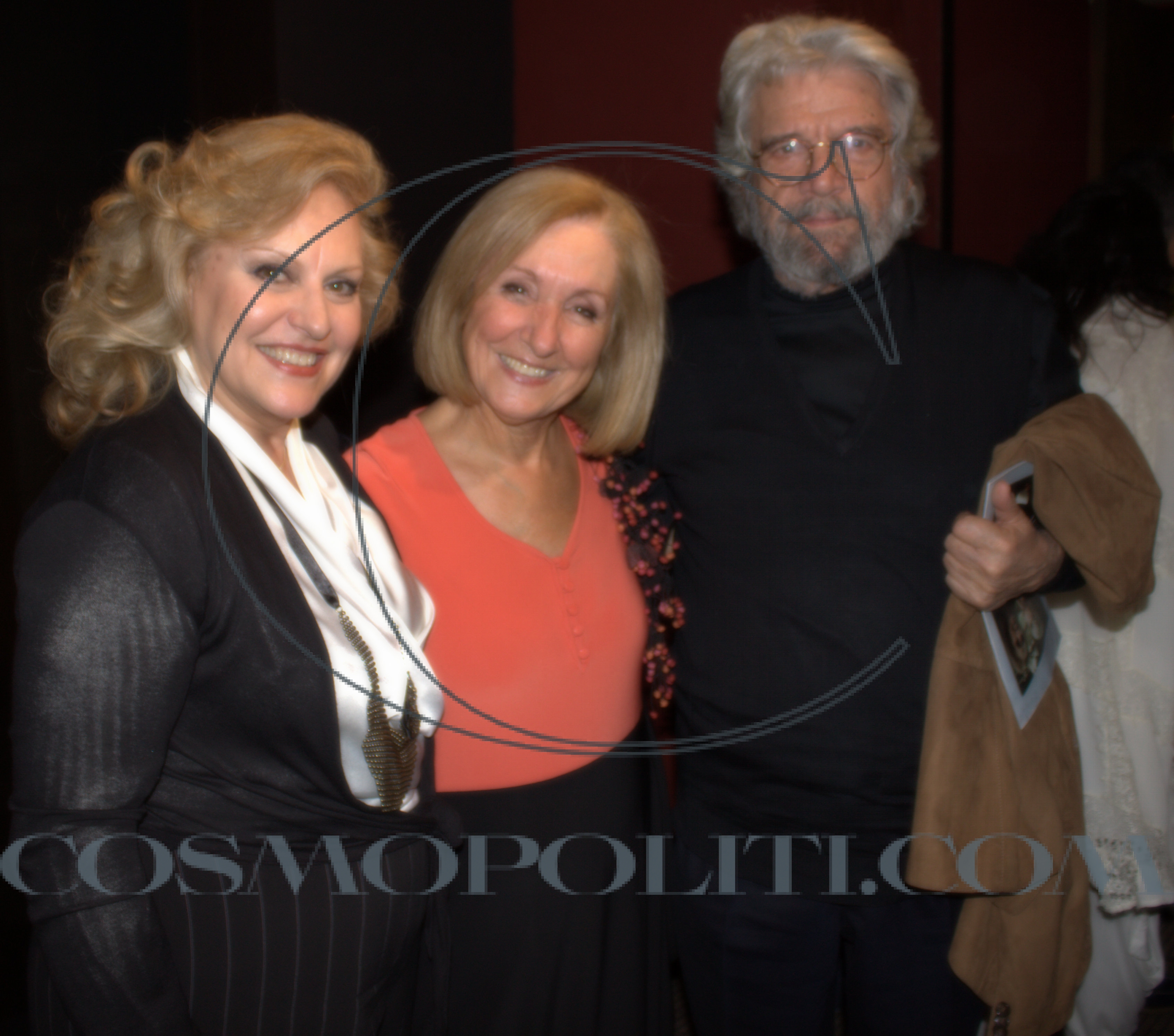 Αναπάντεχες Συναντήσεις Σε Θεατρική Πρεμιέρα