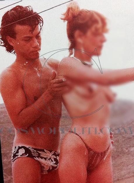 Ηλίας Ψινάκης: Γυμνοί στον Ήλιο