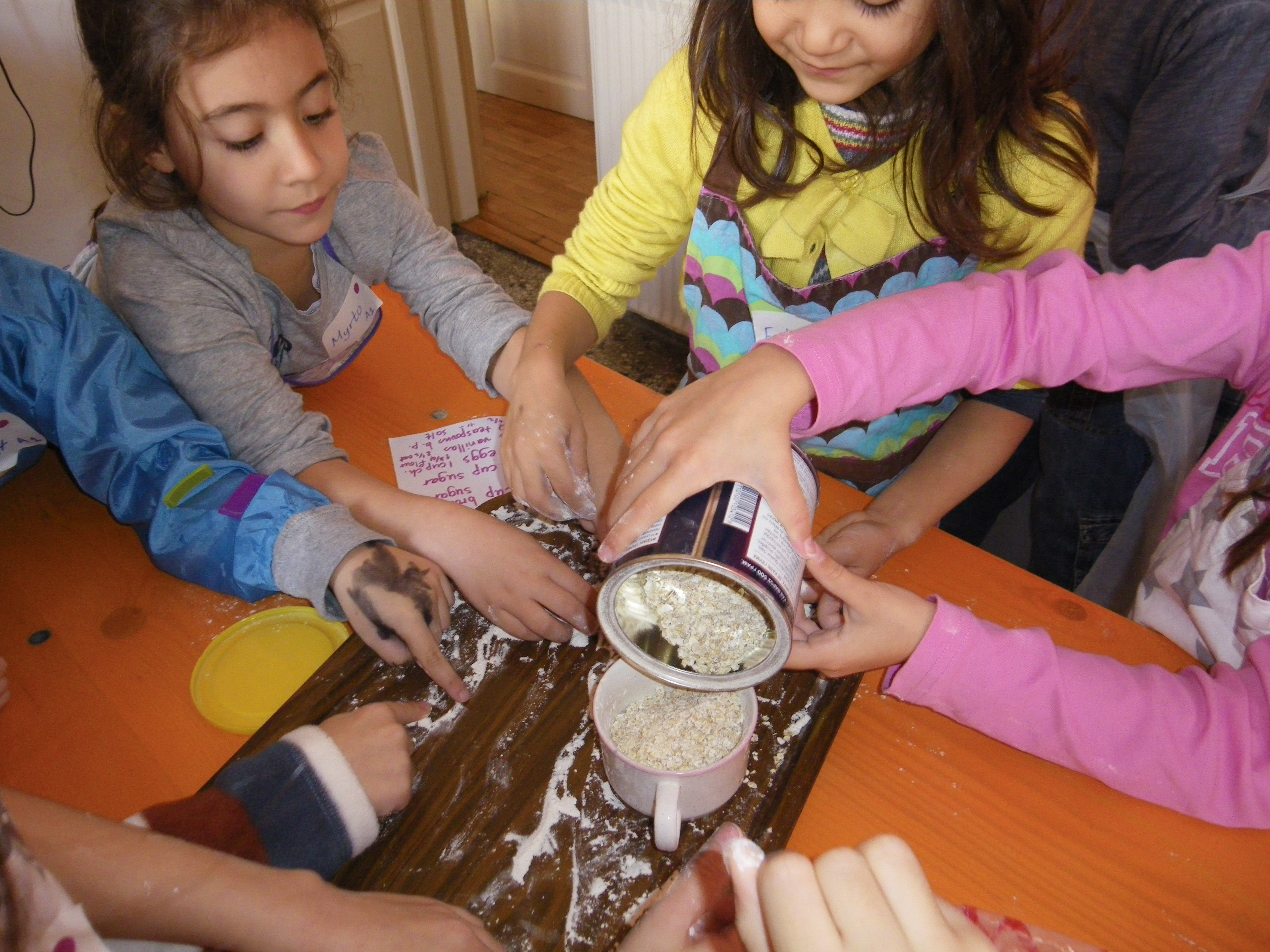Φτιάχνοντας Μπισκότα Βρώμης με τα Παιδιά μας
