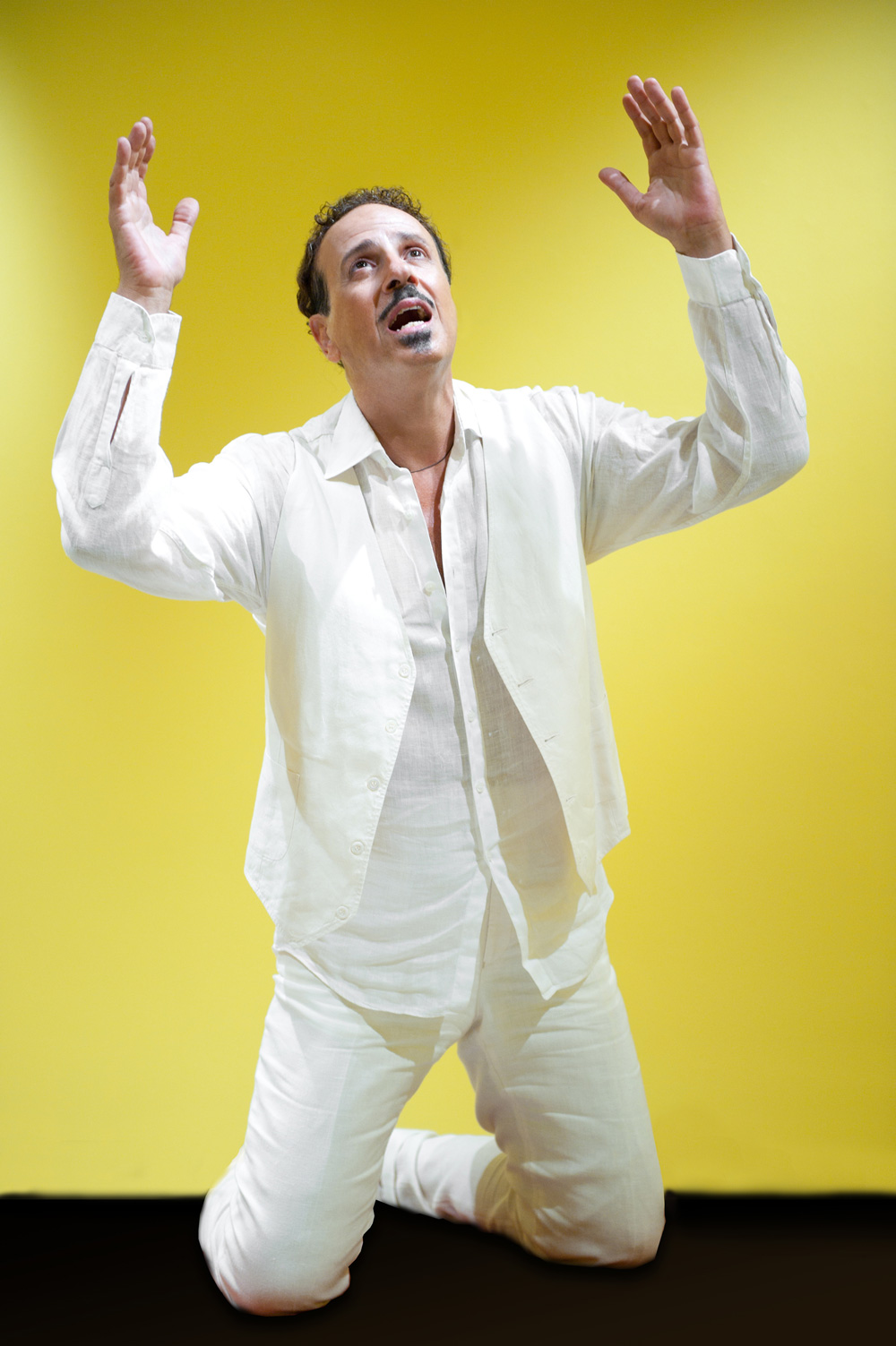 Χάρης Ρώμας: Η Σχέση Μου Με Το Θεό Είναι Ταλαιπωρημένη