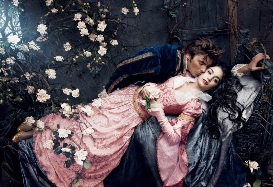 disney-vanessa-hudgens-zac-efron-sleeping-beauty