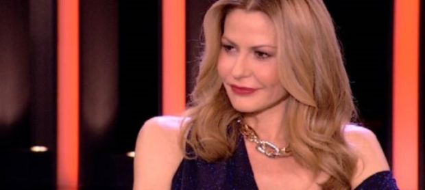 Τι Σόι Γυναίκα Είναι Τελικά Η Τζένη Μπαλατσινού;