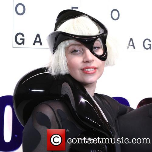 Το Tσιγαριλίκι Tης Μάιλι, H Iπτάμενη Gaga Kαι O Aπελπισμένος Μπίμπερ