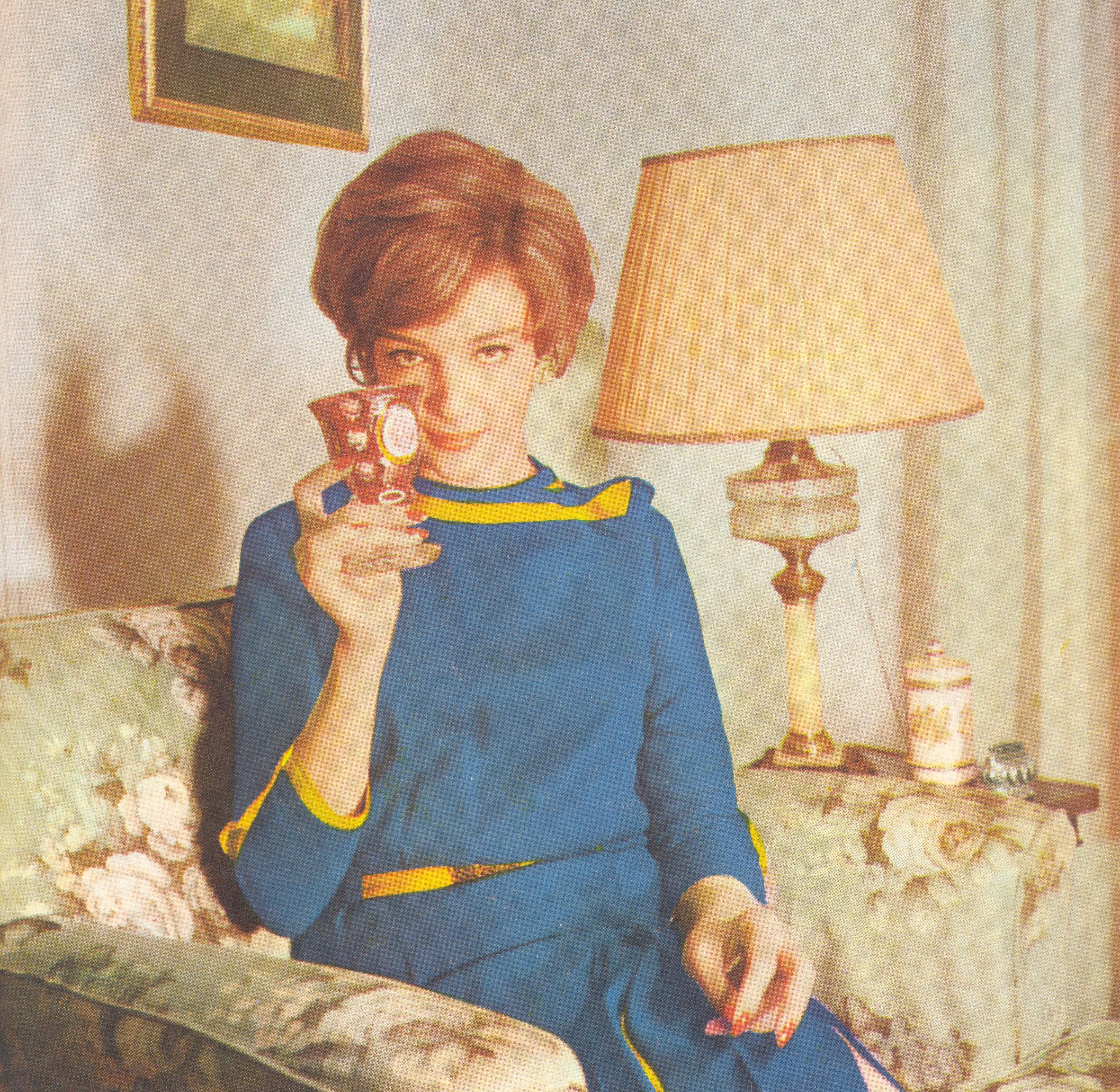 H Mάρω Κοντού ανοίγει την αυλαία της ζωής της!