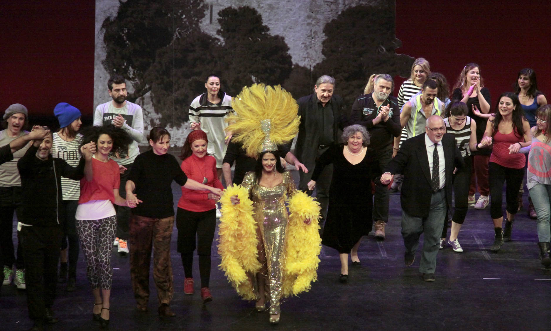 Πρεμιέρα Με Μουσικές Εξαίσιες & Θεαματική Ζωζώ