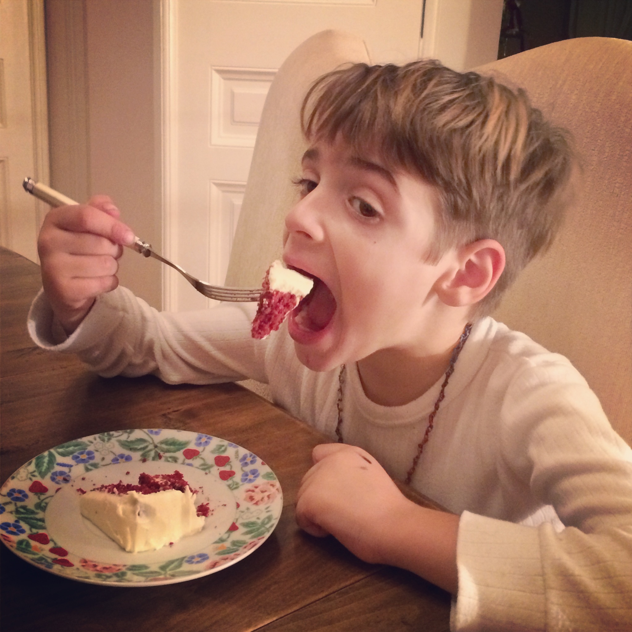 Exclusive στο Cosmopoliti! Το Red Velvet Cake της Εύης Φέτση!