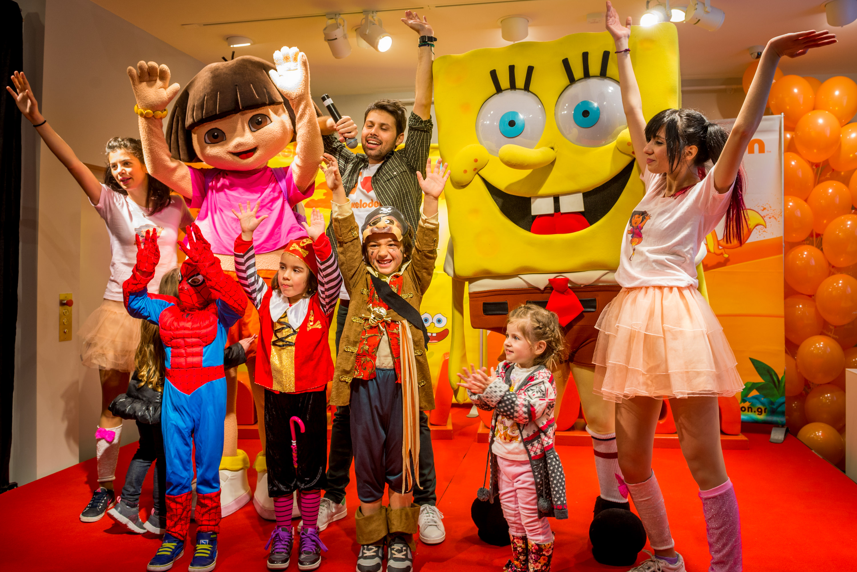 Μπομπ Ο Σφουγγαράκης & Ντόρα Η Εξερευνήτρια Στην Πάτρα