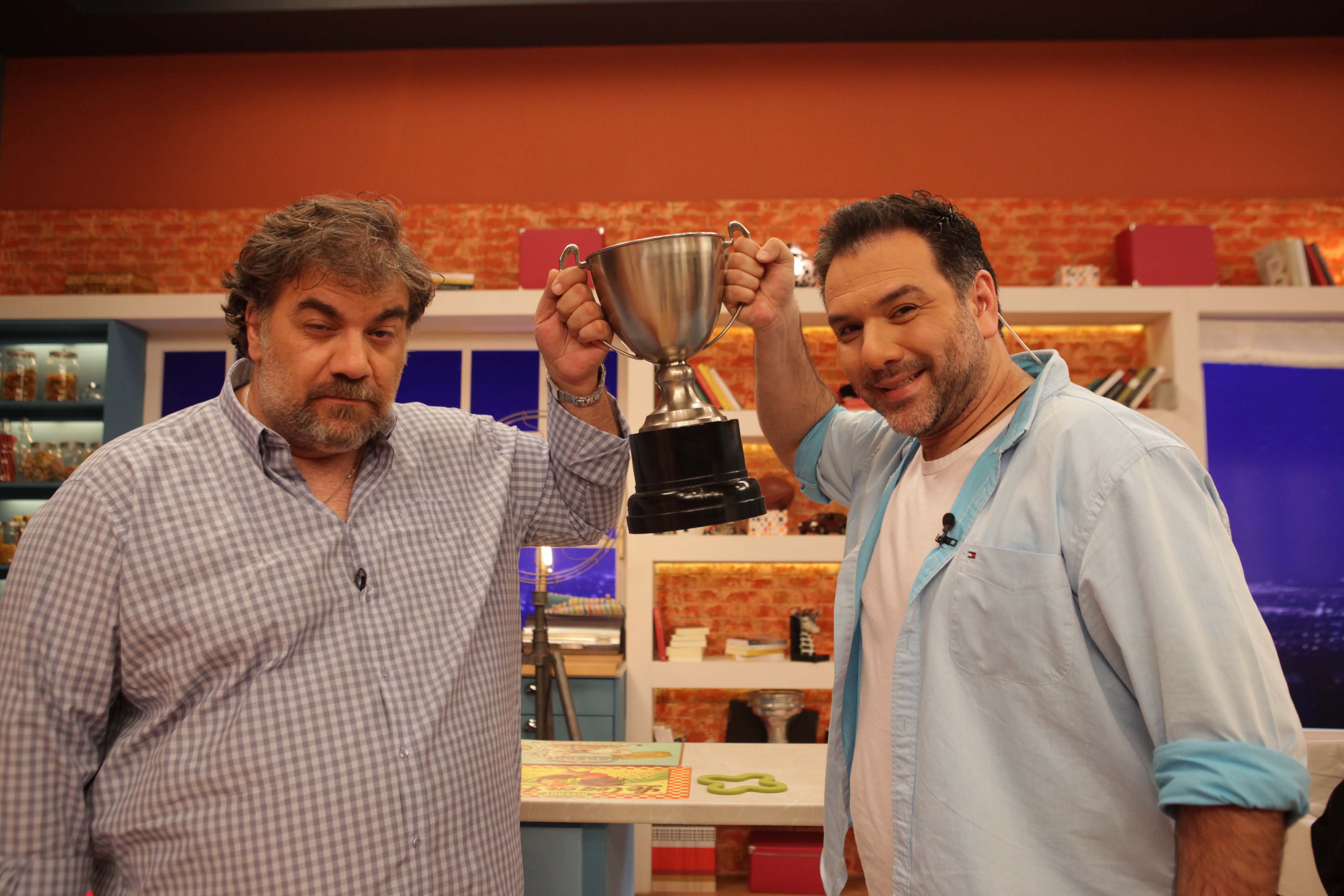 Ποιους Φιλοξενούν Τα Καρντάσιανς;