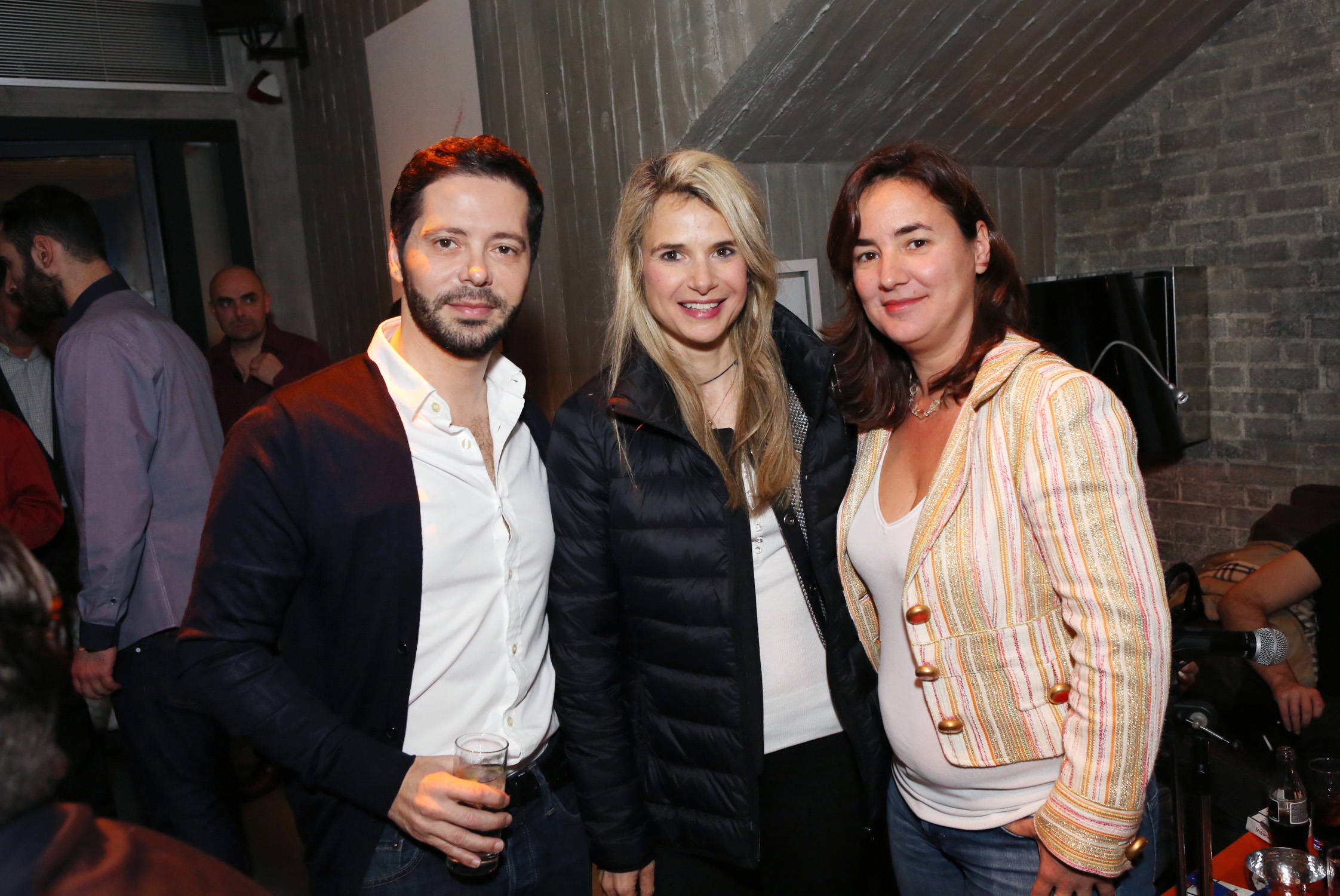 O so hot Αύγουστος Κορτώ λύνει την Υπόθεση Laurus