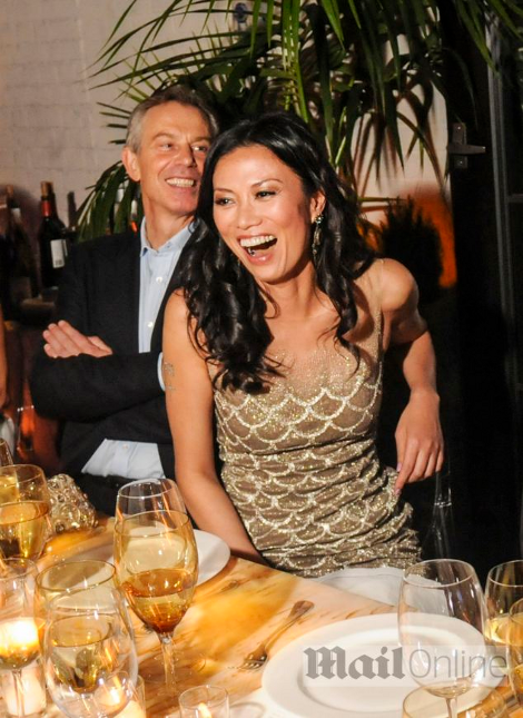 Power Ερωτικό Τρίγωνο και Σκάνδαλο!