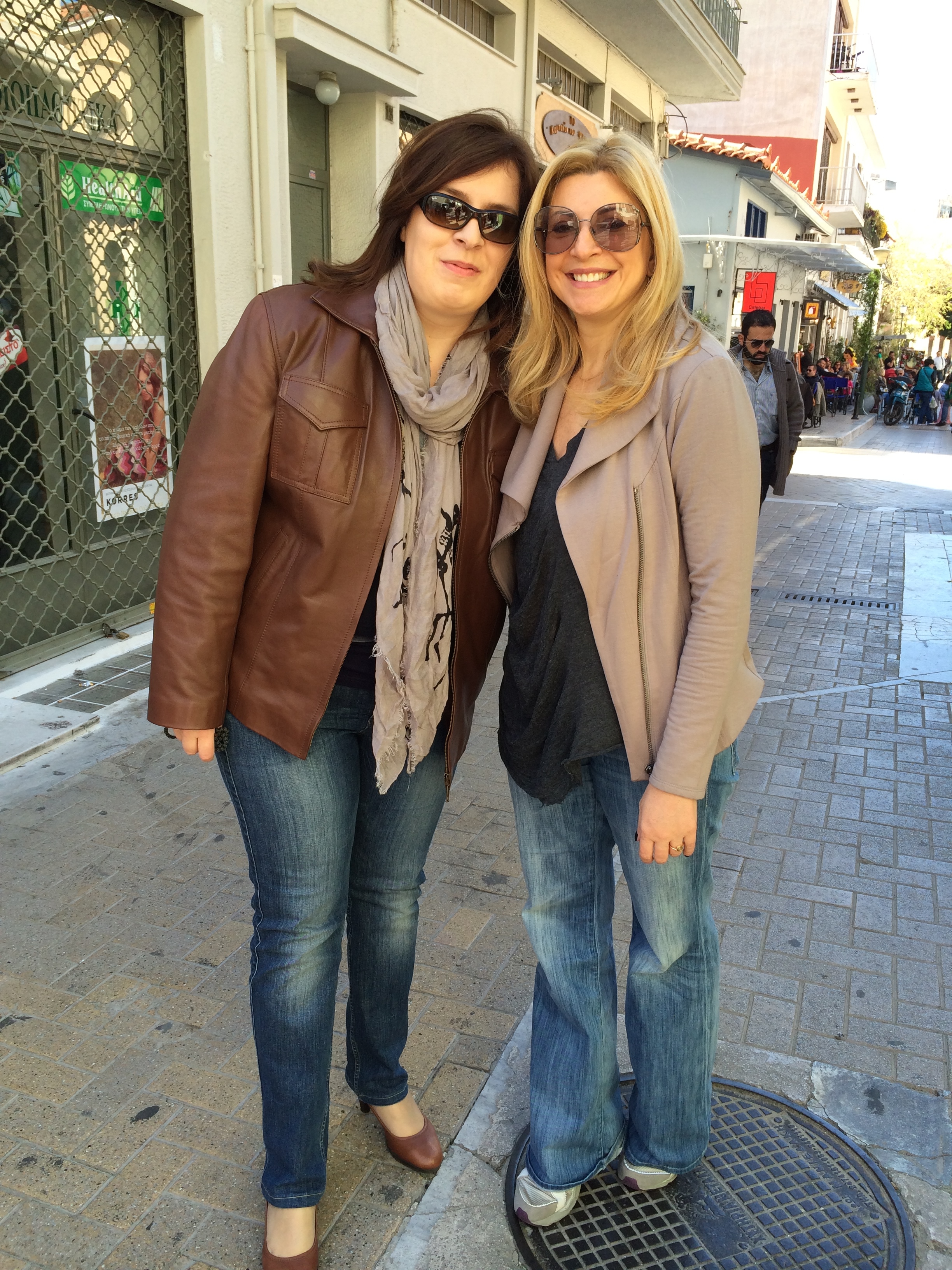 Η Γωγώ Τσαμπά σε μαθήματα αντί – μιζέριας και χιούμορ!