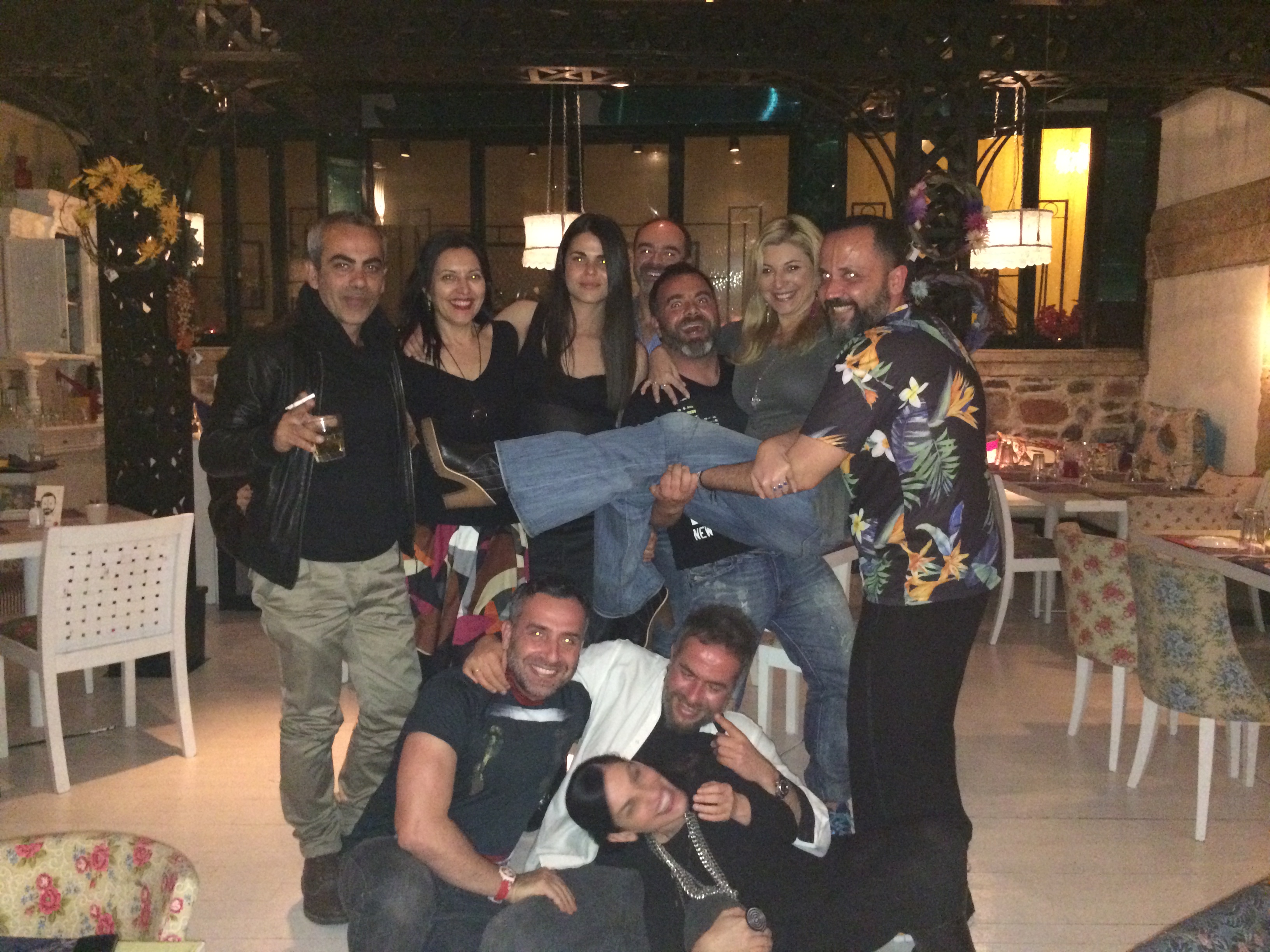 Παραπολιτικά Γενέθλια στο Πιρουνάκι!