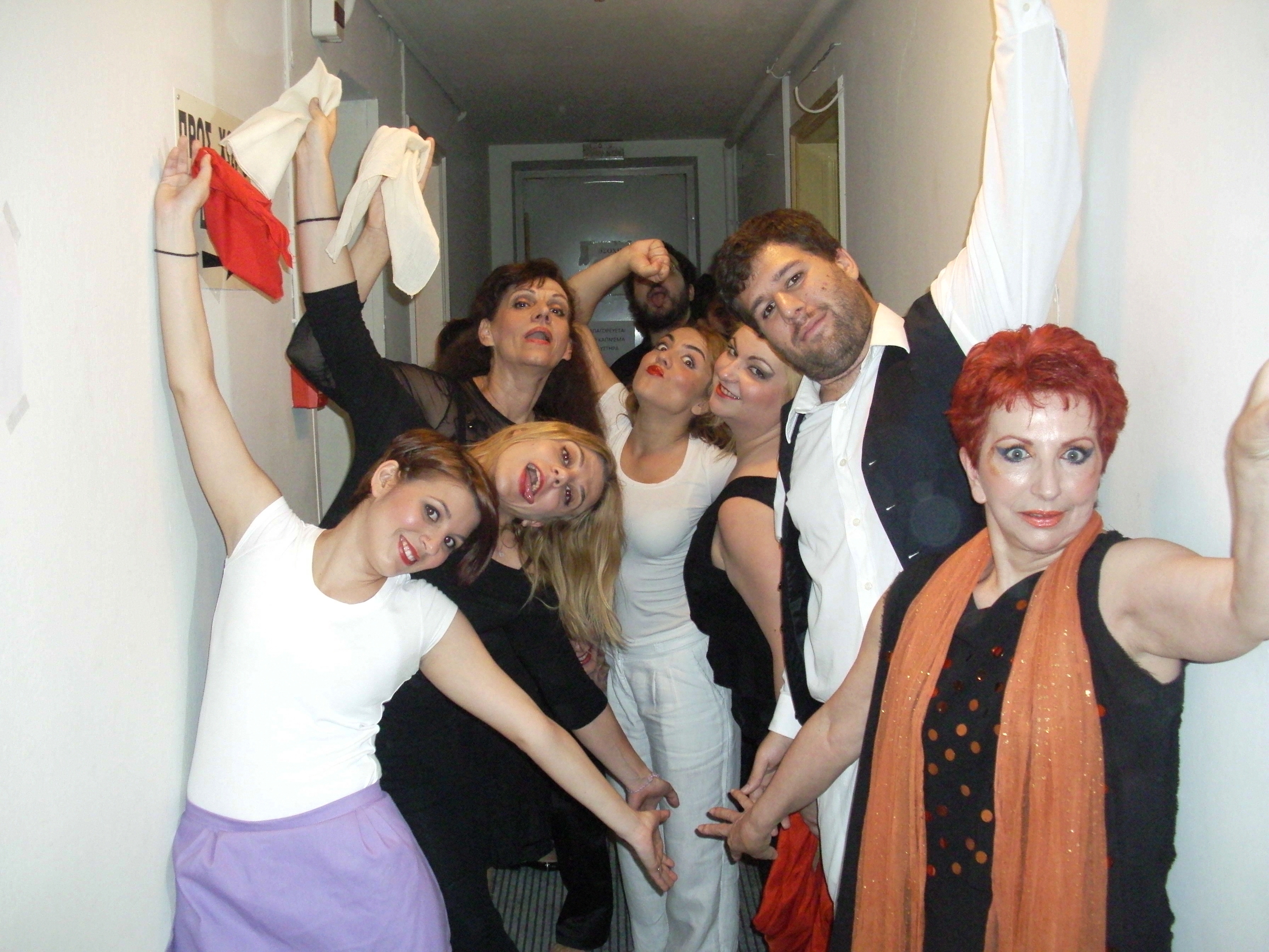 Backstage Στα Θεατρικά Δρώμενα -Αγάπα Ό,τι Κάνεις-