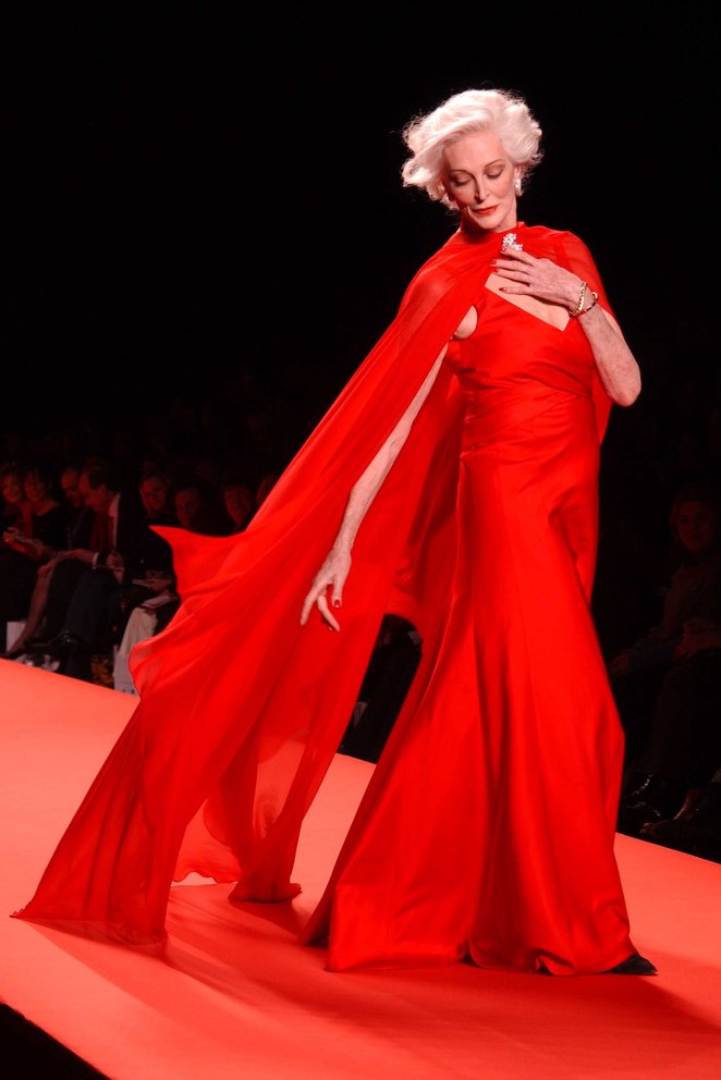 Carmen_Dell'Orefice,_Red_Dress_Collection_2005