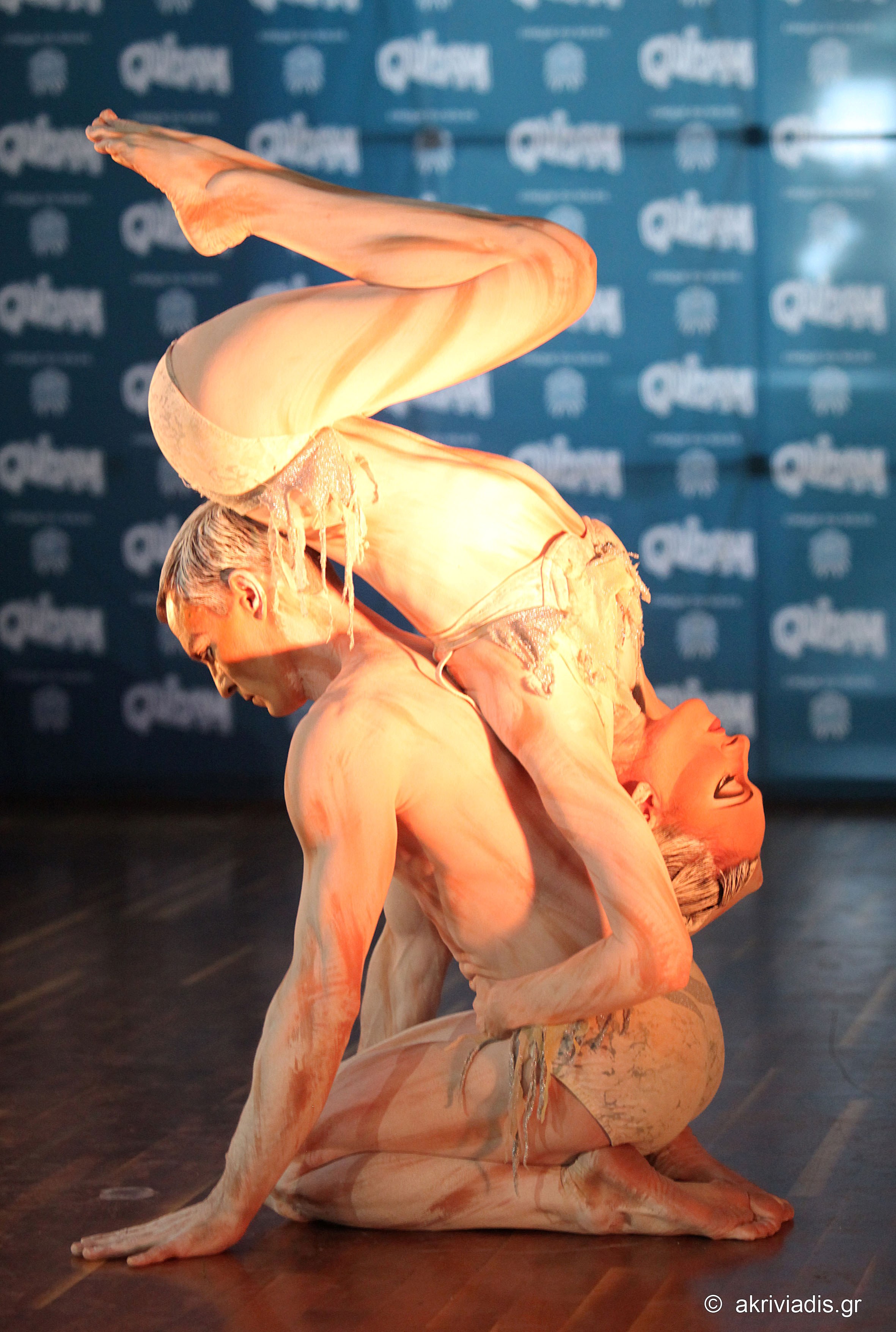 Εντυπωσιακό! Ανθρώπινη Αρμονία & Πλαστικότητα