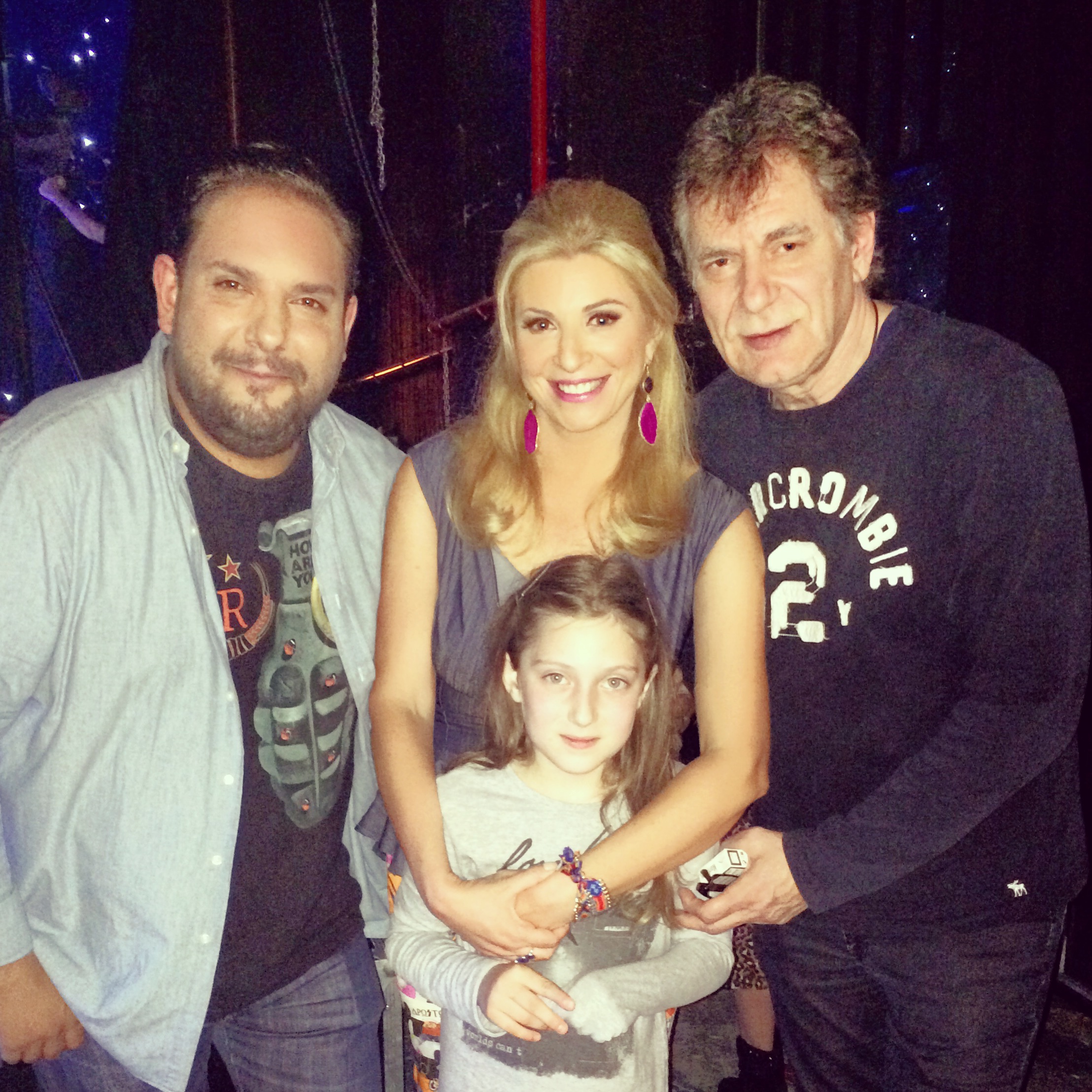 Just Βαστάμε Ακόμα!