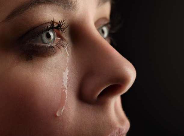 10 συνήθειες που κλέβουν την ευτυχία σας