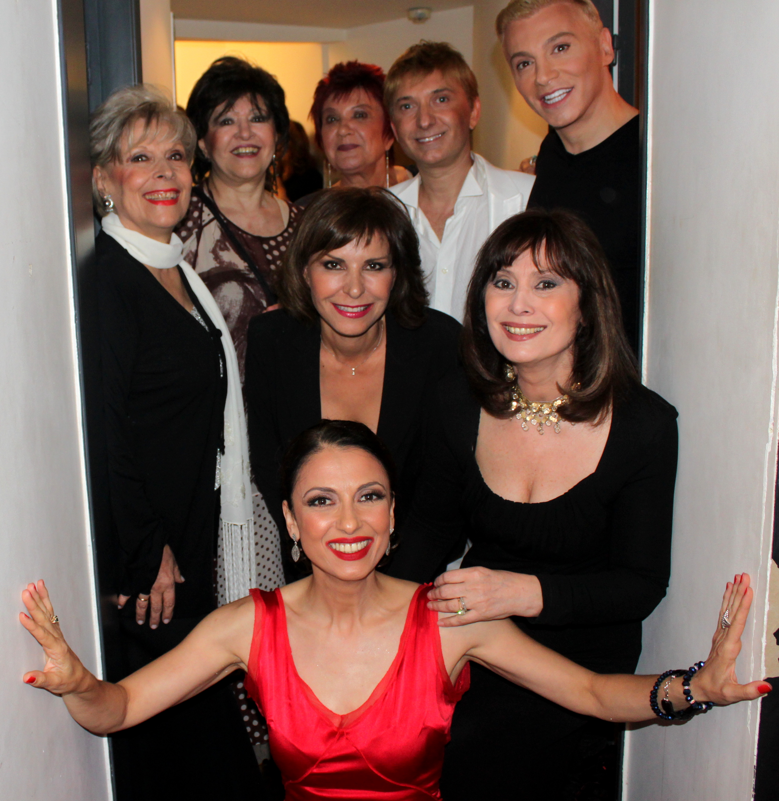 Ξέρω Κάποια Αστέρια Και Στα Καμαρίνια!