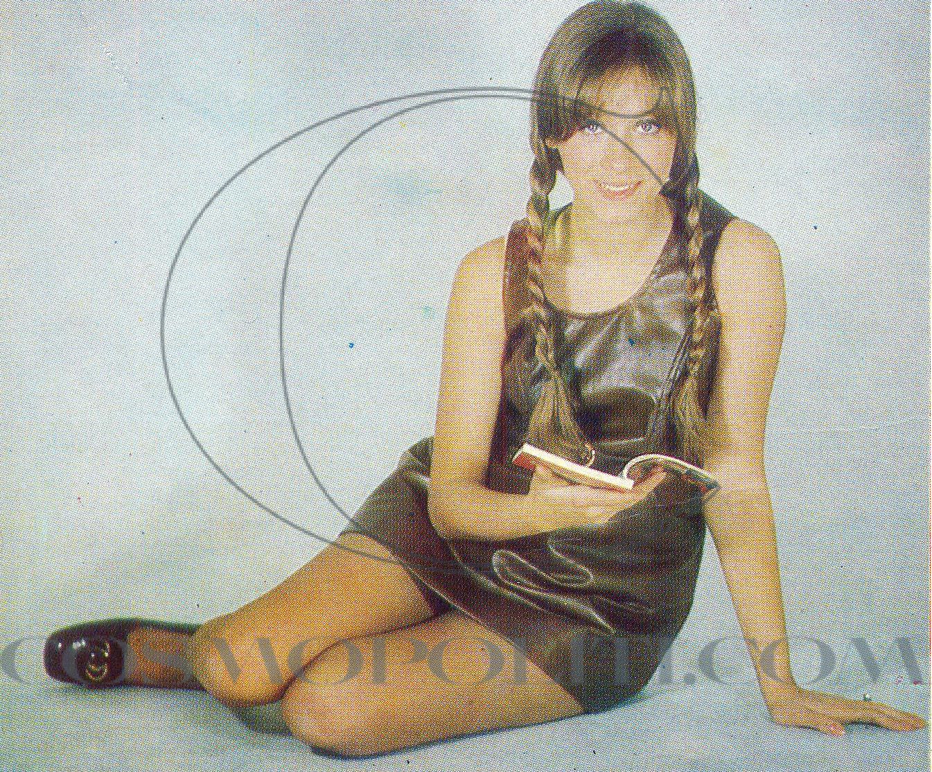 Νόρα Βαλσάμη, Ένα Μοντέρνο Κορίτσι!