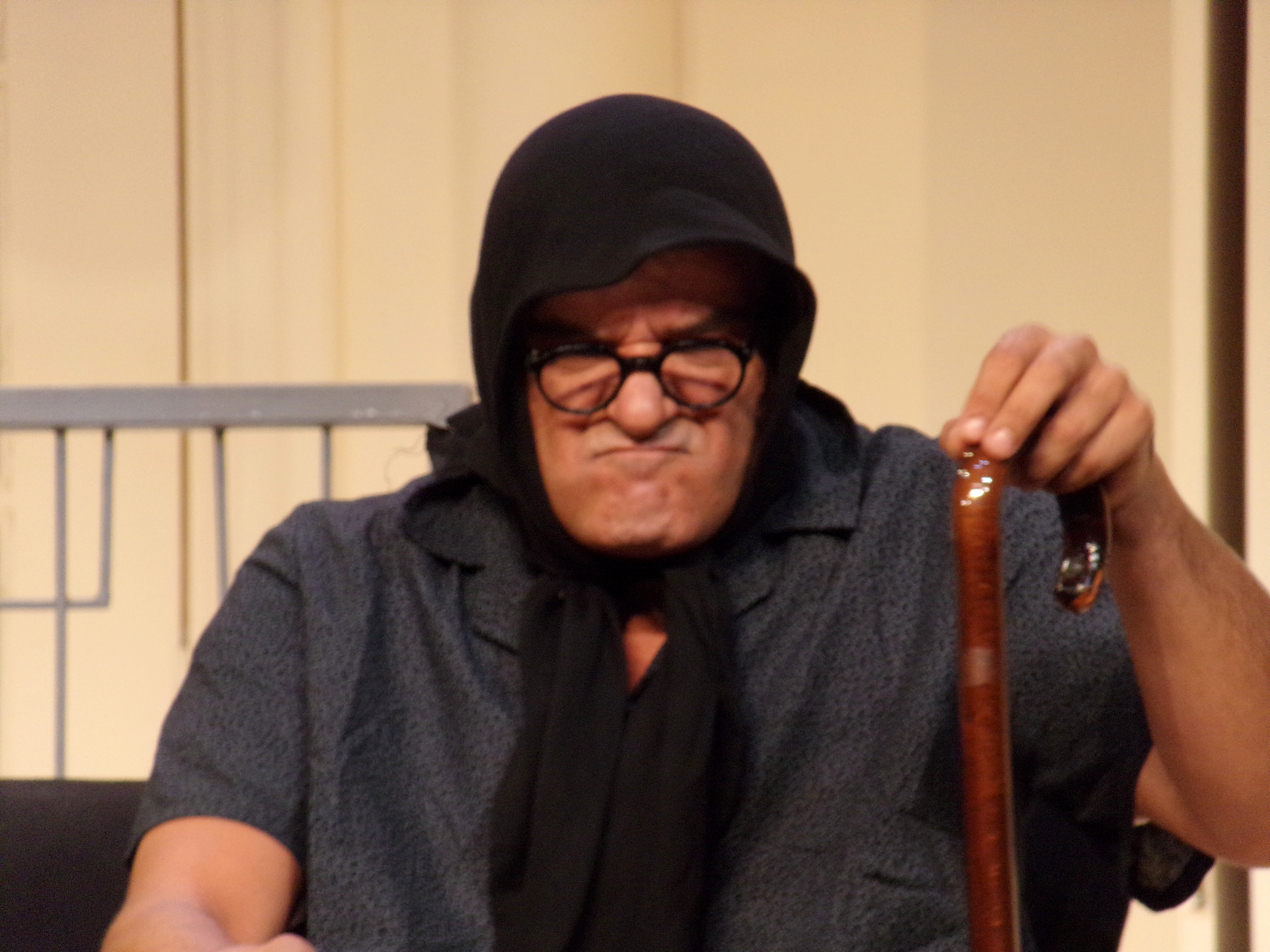 Ποιος Είναι Η Γιαγιά;