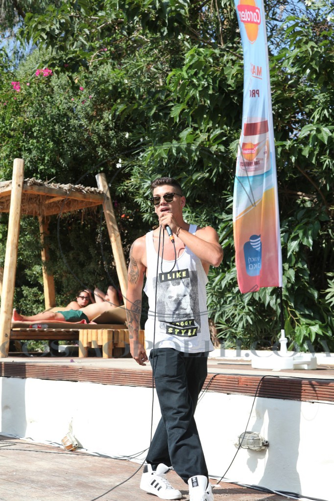 8 carroten beach party punda beach club _ mike on stage 27.07.2014