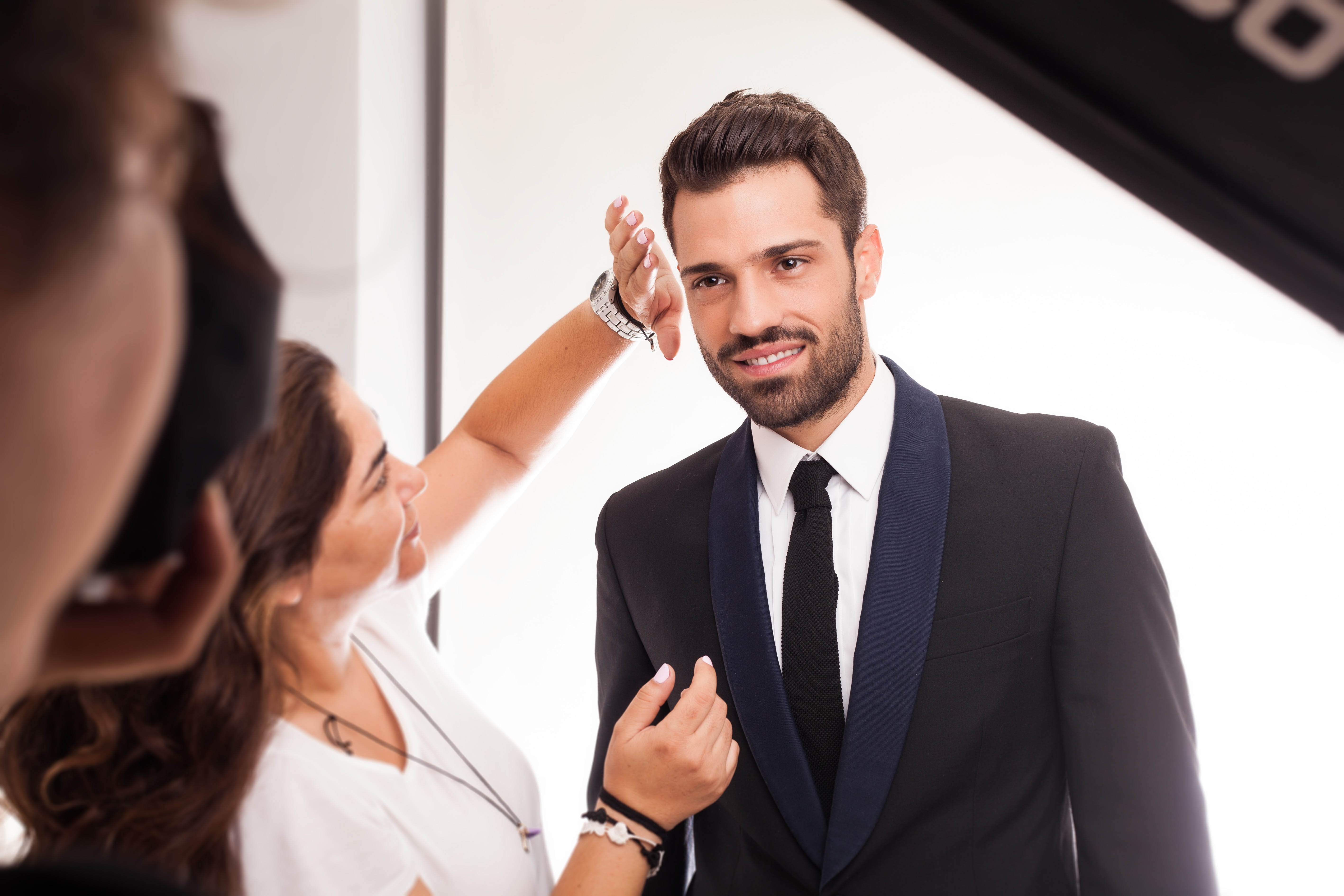 Ο Κωνσταντίνος Αργυρός Φωτογραφίζεται Για Την Αφίσα Του Posidonio