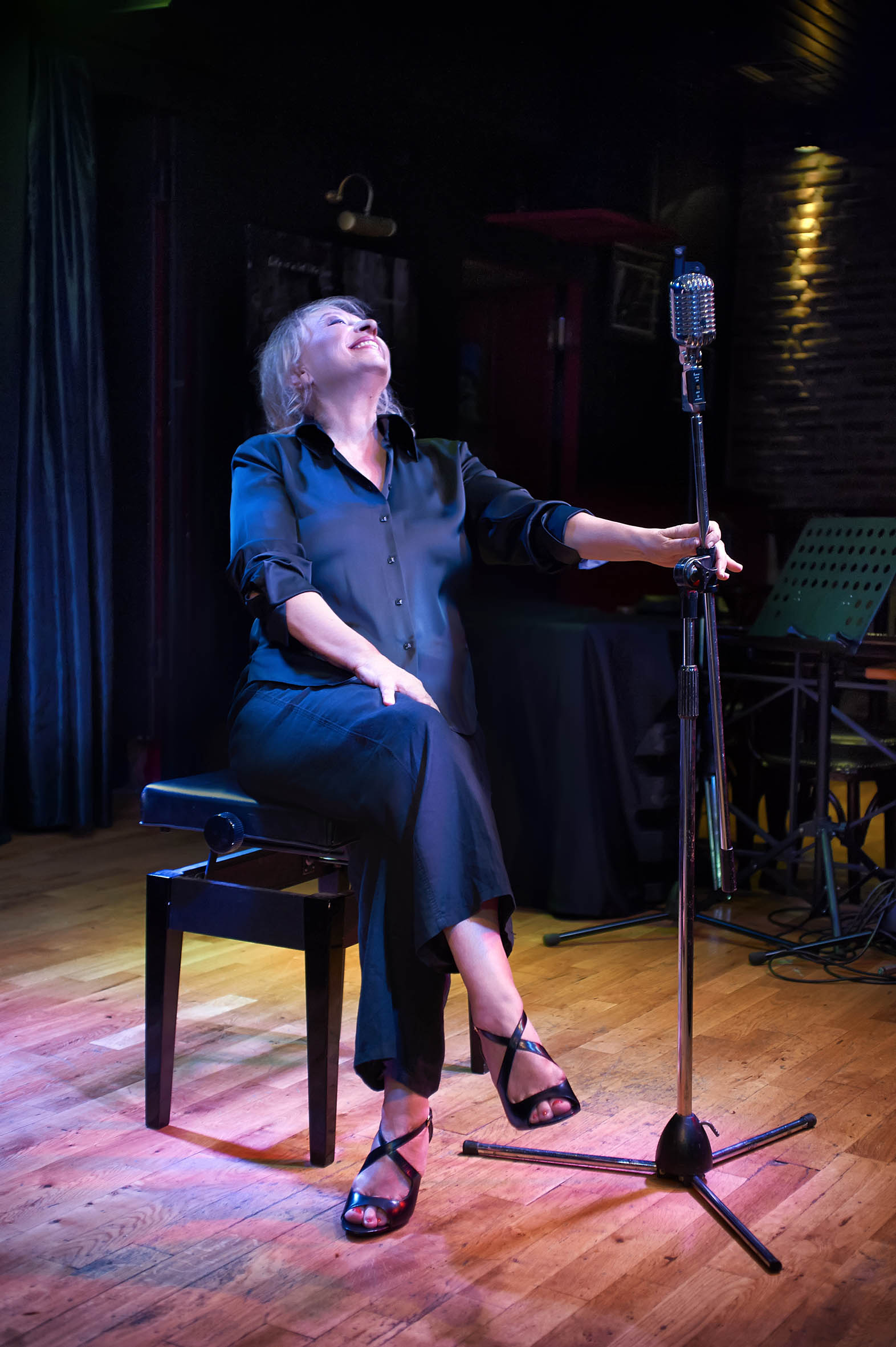 H Aλέκα Κανελλίδου Μας Ταξιδεύει Στο Όνειρο