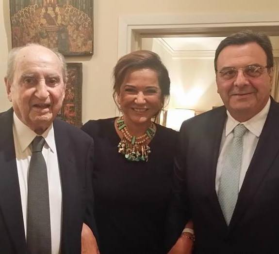 Είναι Μακρυά Ακόμα Μπαμπαστρούμφ!