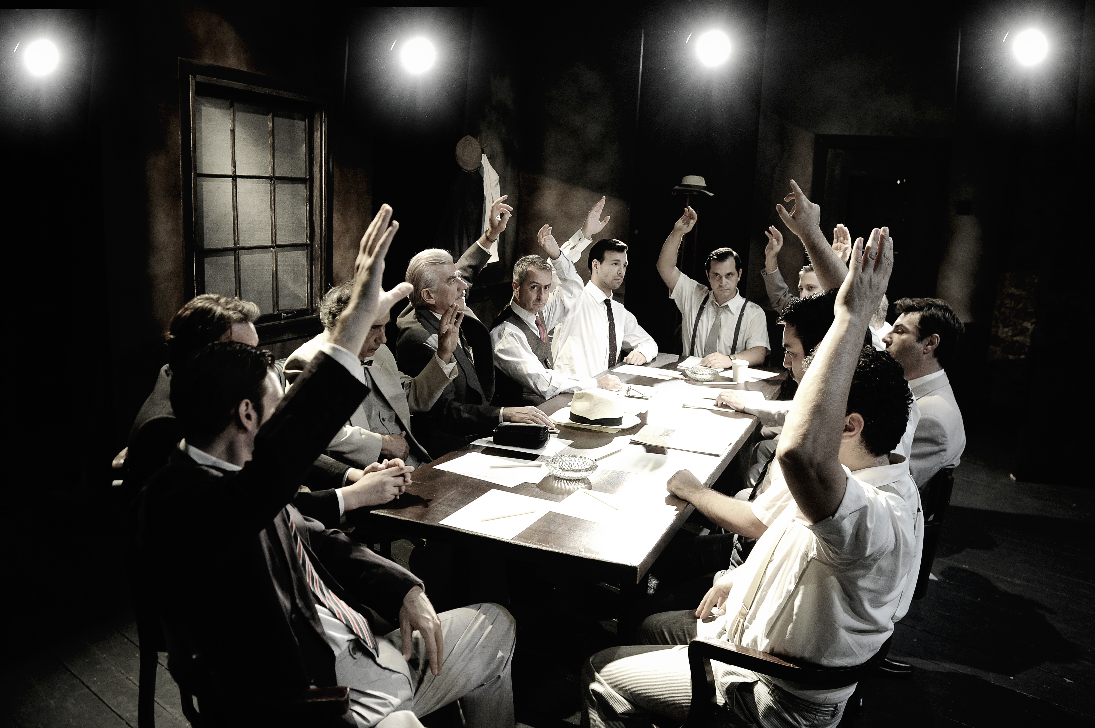 Εσύ Θα Συμφωνήσεις Με Την Απόφαση Των 12 Ενόρκων;