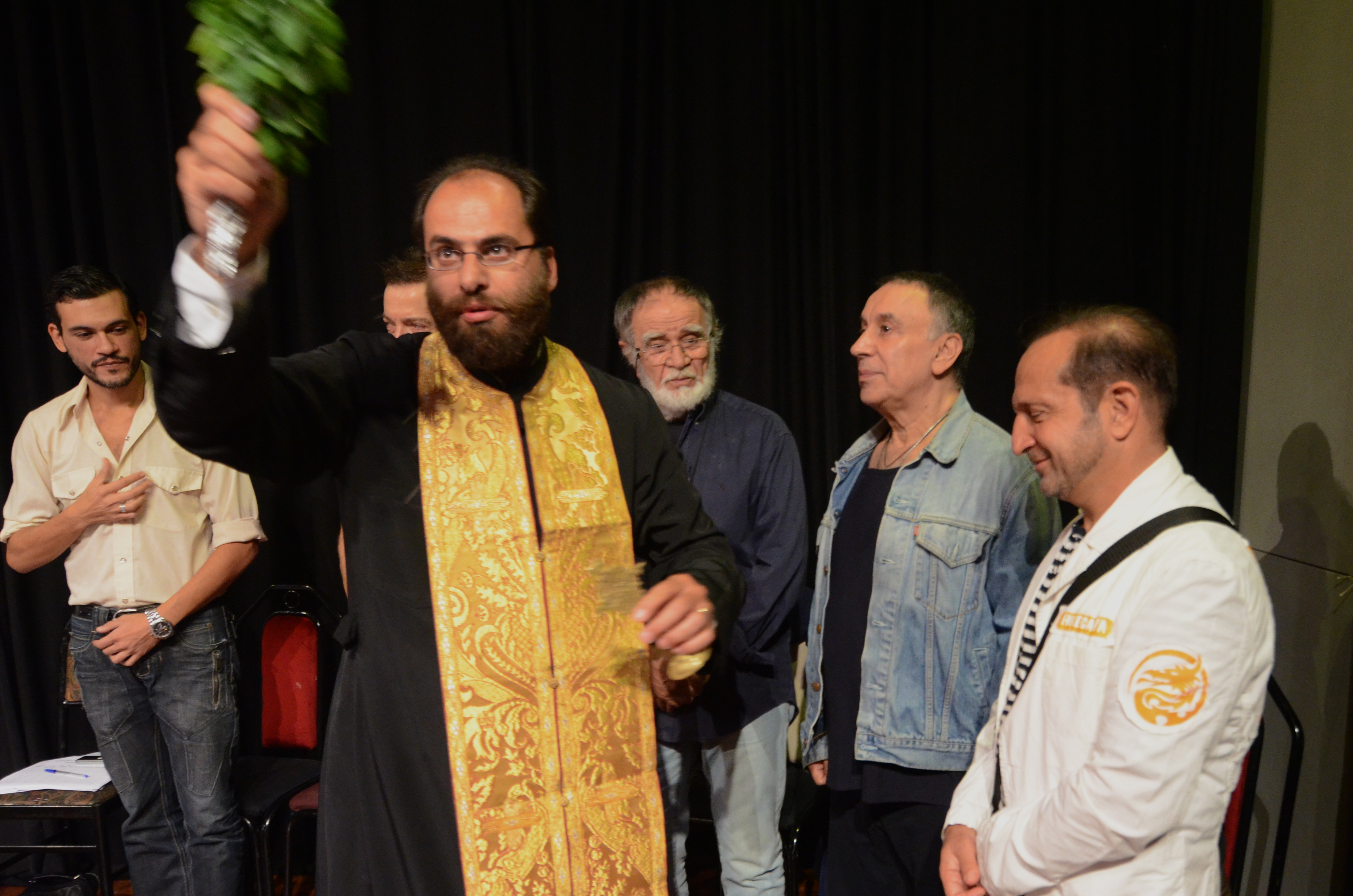 Αγιασμός Στην Αθηναϊκή Σκηνή