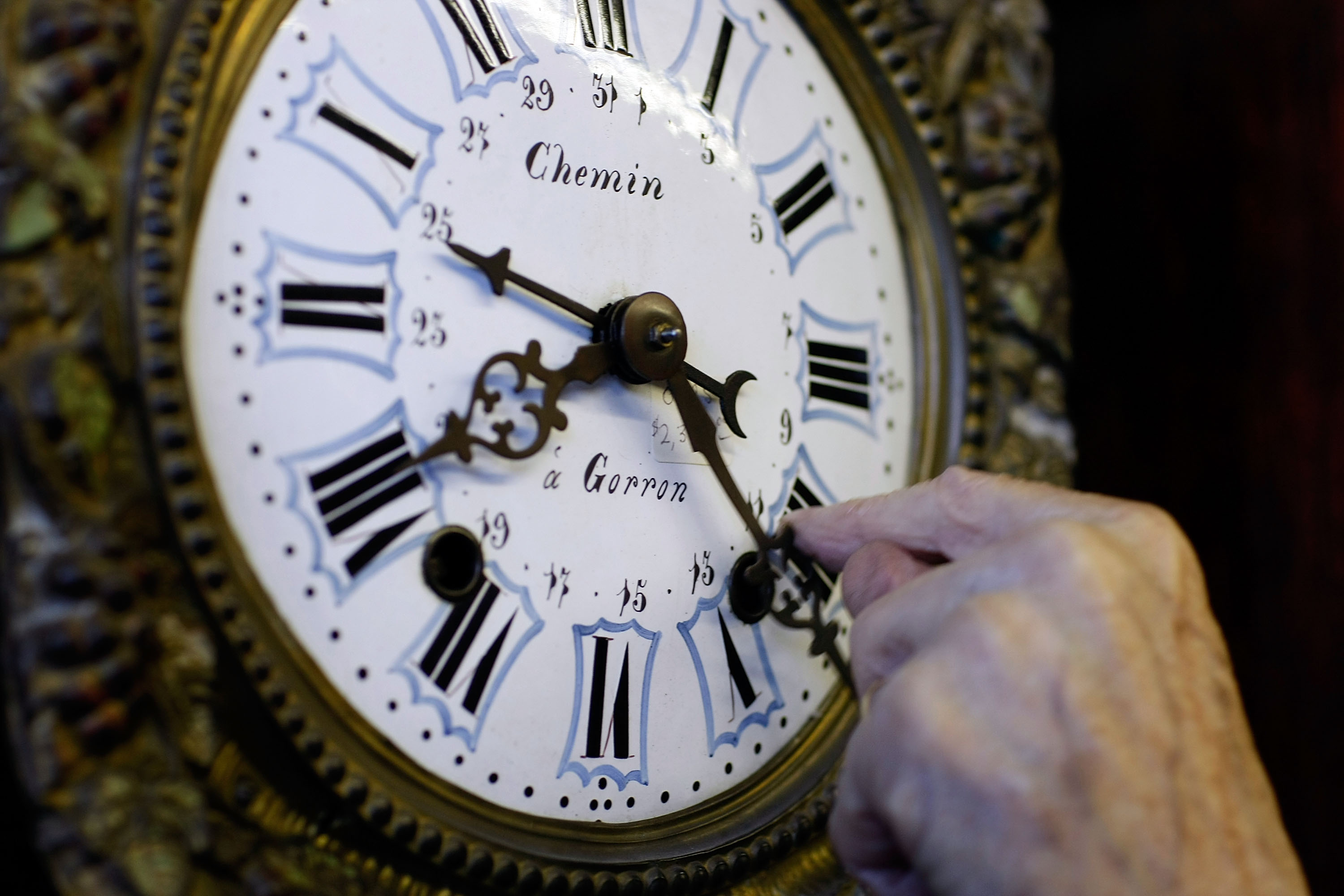U.S. Prepares To Set Clocks Back As Daylights Saving Time Ends