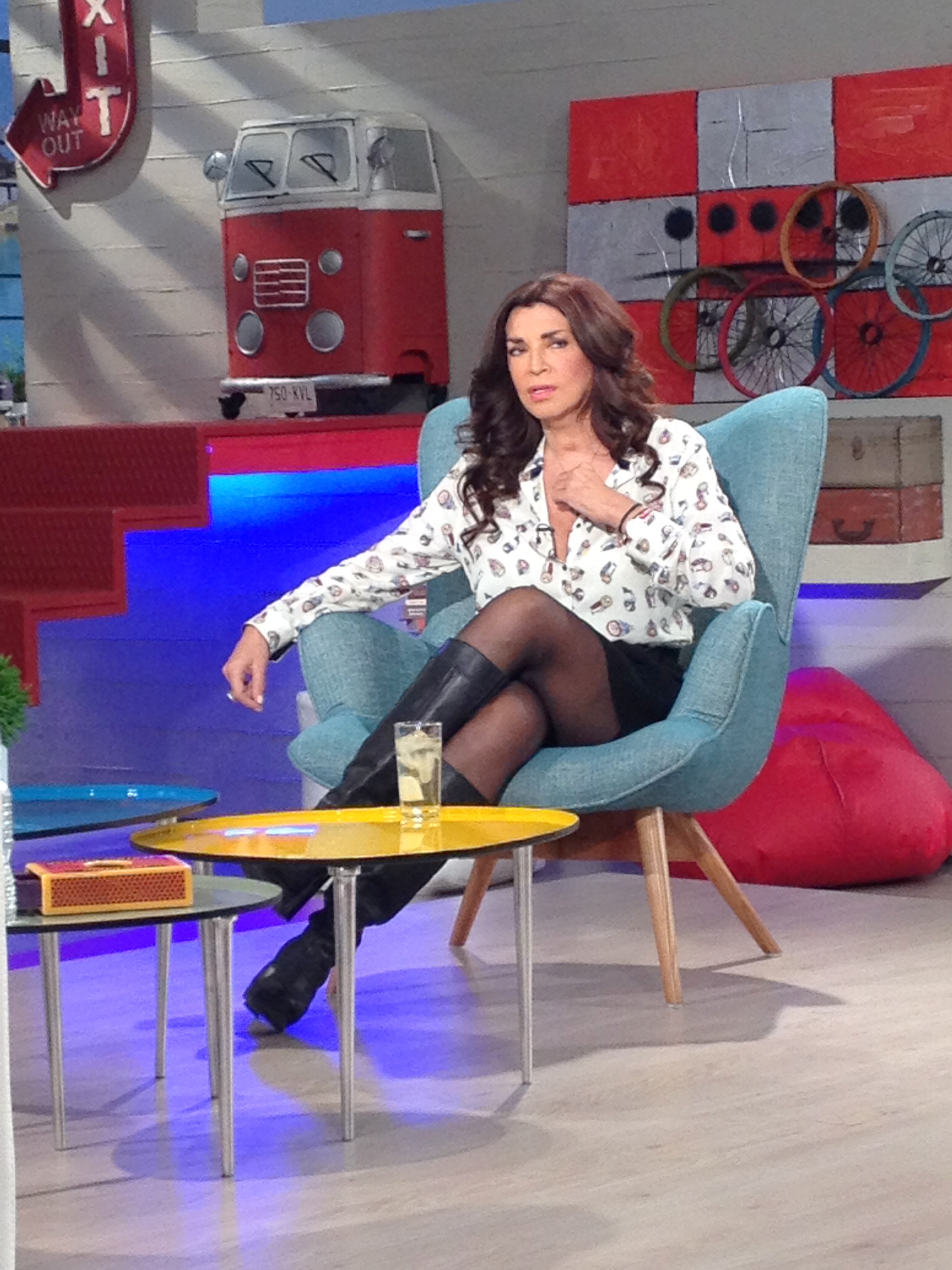 “Θεωρείς Ότι Είναι Σωστό Μια Μητέρα Στην Ηλικία Σου Να Φοράει Τόσο Μίνι;”