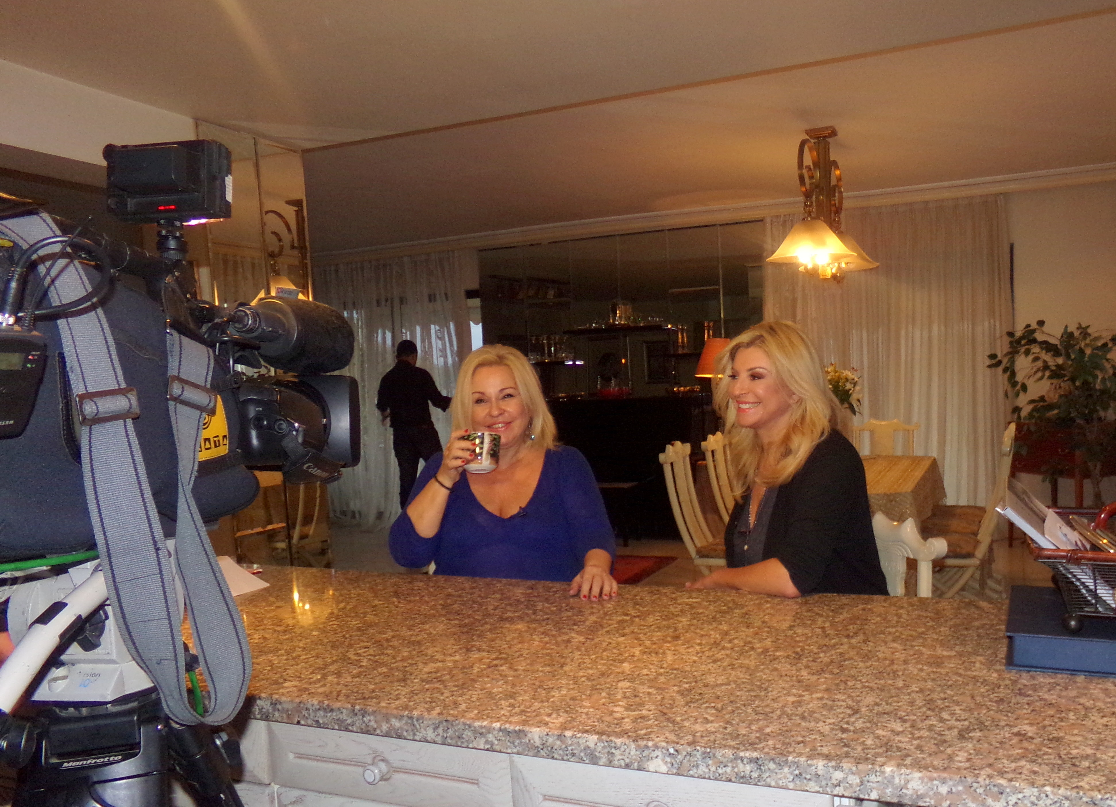 H Mπέσσυ Αργυράκη ανοίγει την καρδιά της στην Χριστίνα Πολίτη! Συνέντευξη & Βackstage!