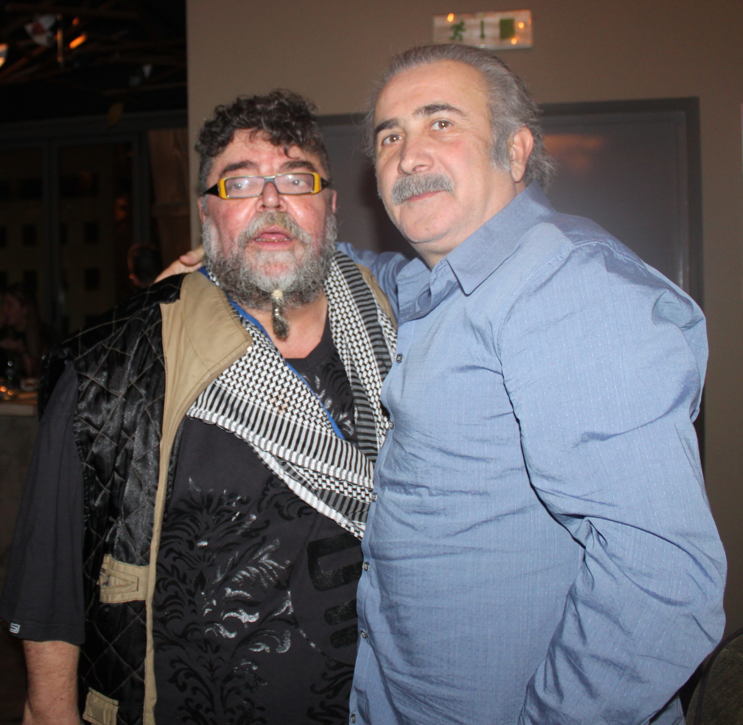 Συμβαίνει Τώρα: Ο Λάκης Στην Πρεμιέρα Του Σταμάτη! Μπεεε…