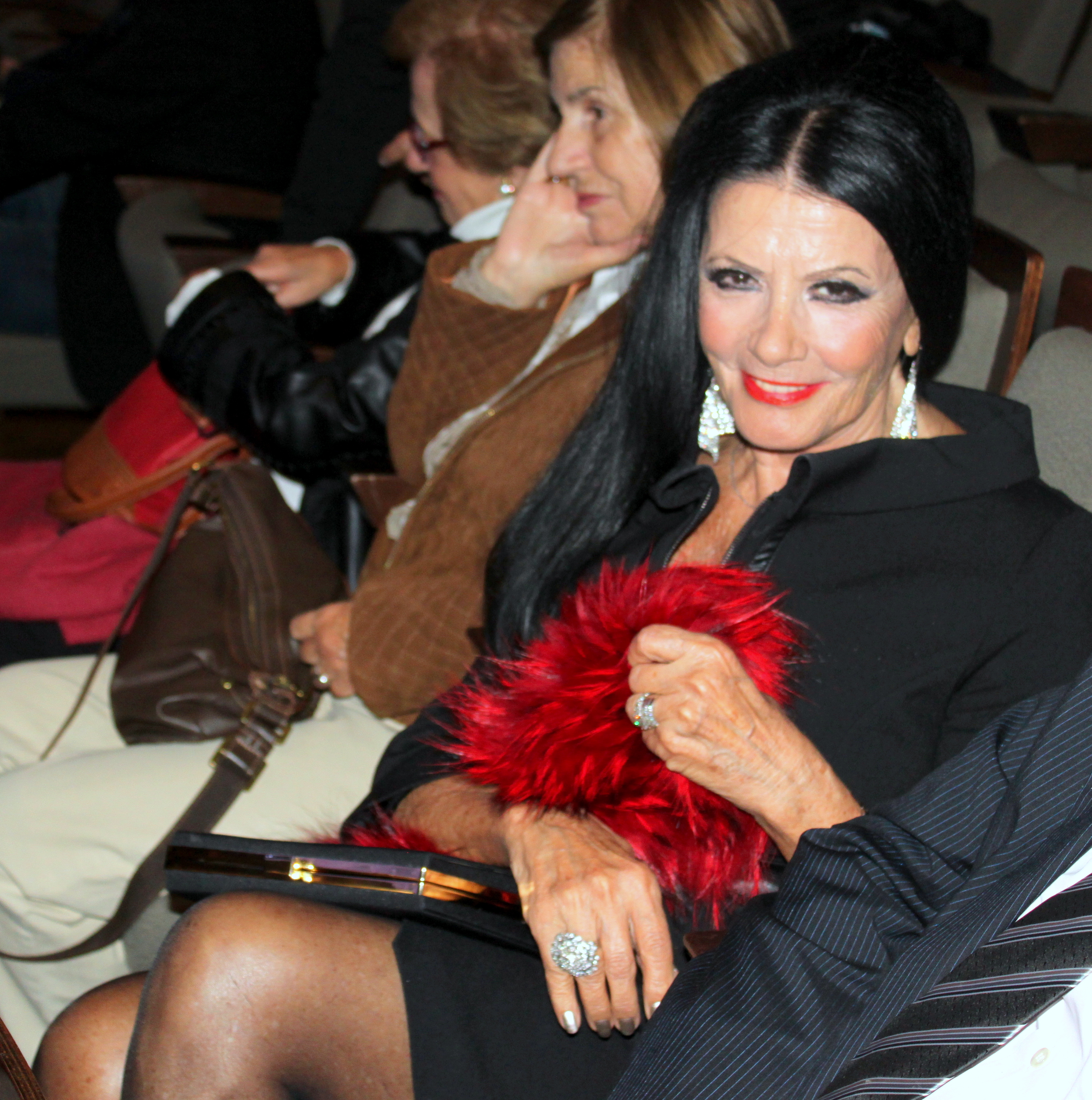 Από Την Ζωζώ Στον Μαρτάκη! Θα Περάσει Κι Αυτό…