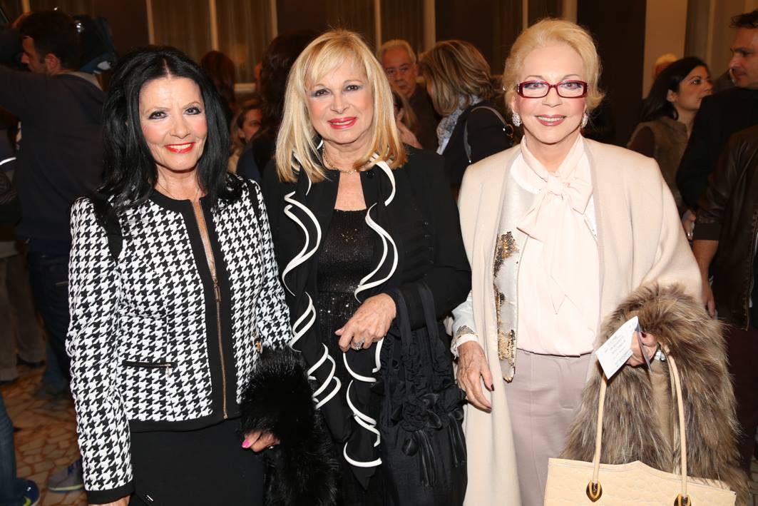 Λαμπερή Επίσημη Πρεμιέρα Για Τους Μυστικούς Αρραβώνες!