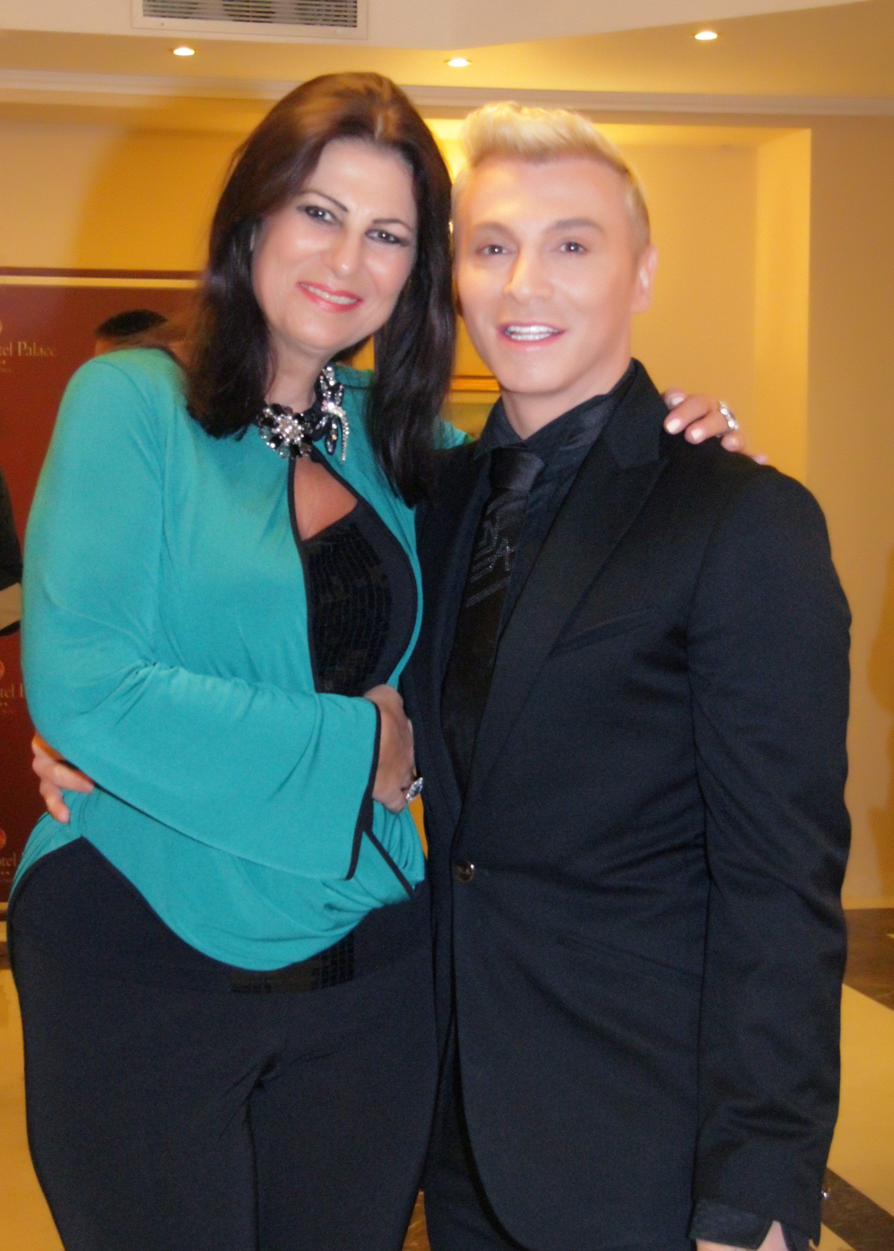 Φιλανθρωπικό Δείπνο Με Show Τάκη Ζαχαράτου!