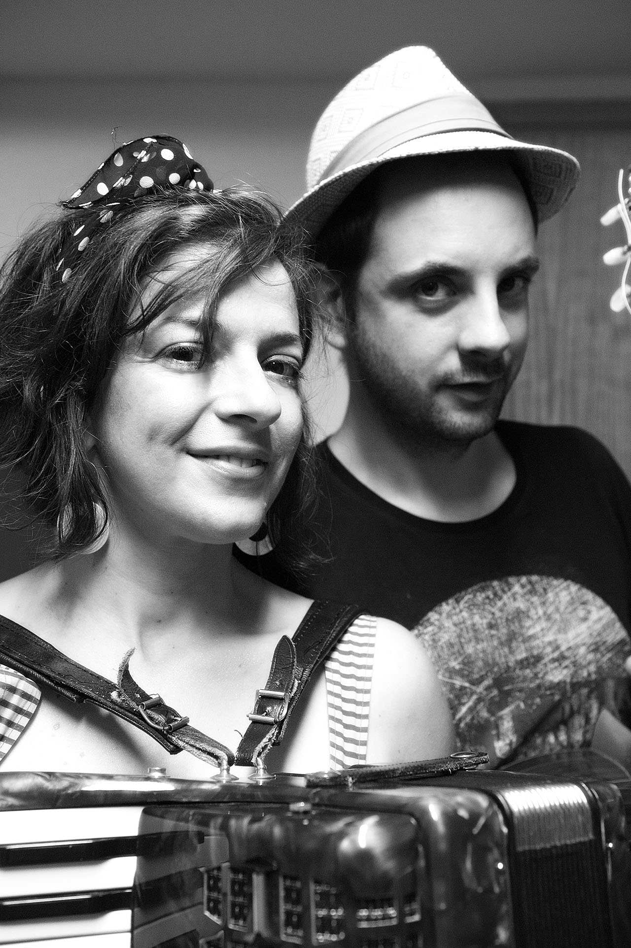 Σύννεφα Με Παντελόνια & Μελωδίες Από Όλο Τον Κόσμο!