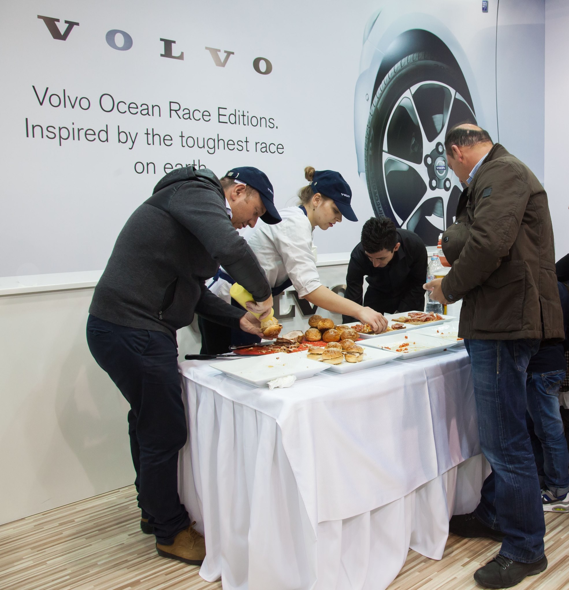 Ο Έκτορας Μποτρίνι Στο Περίπτερο Της Volvo @ Αυτοκίνηση 2014