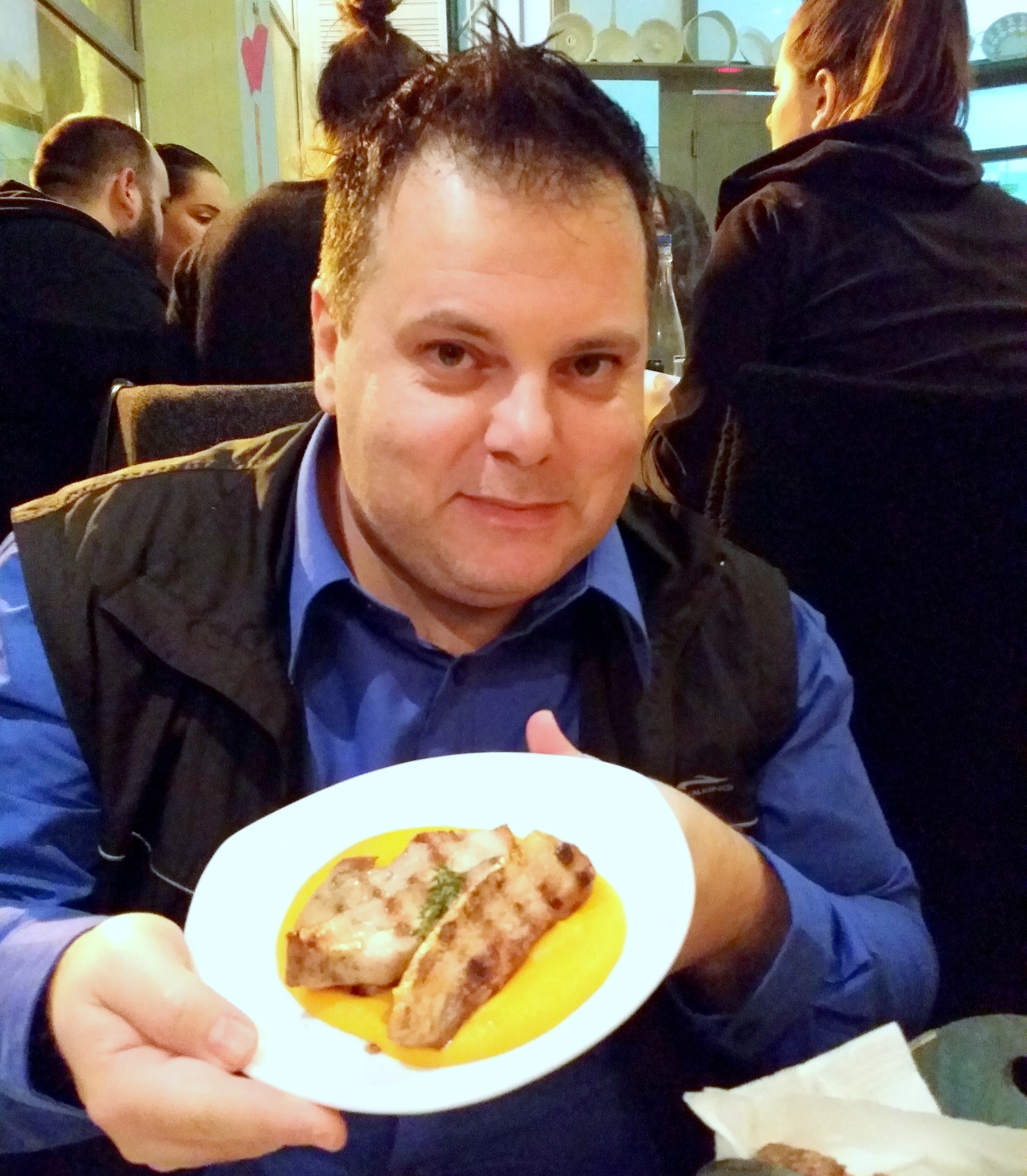 Στο Ριφιφί Για Το Γαμπρό Γεννάει Κι Ο Κόκκορας!