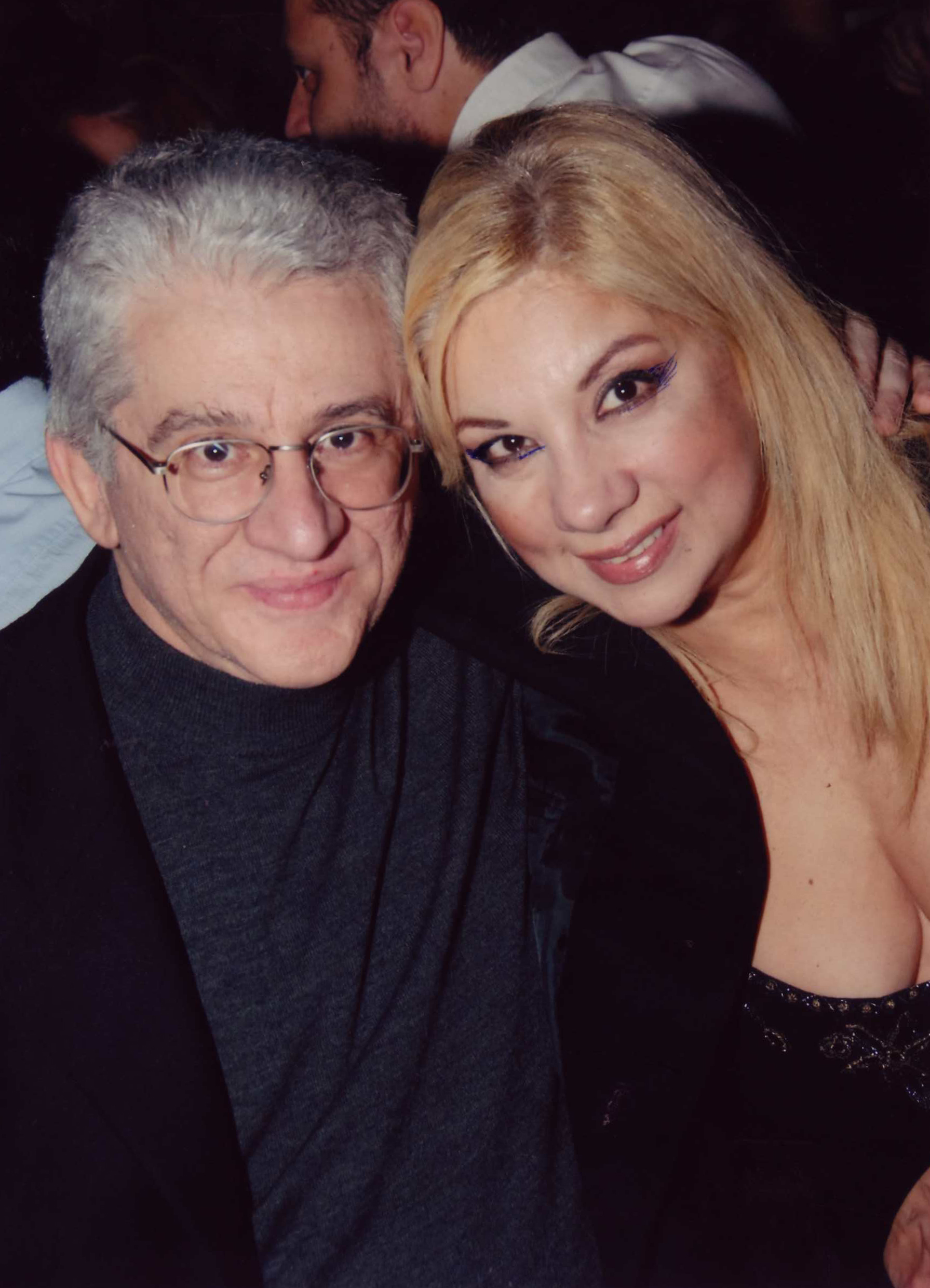 Family Affairs: Ένα Ερωτευμένο Ζευγάρι!