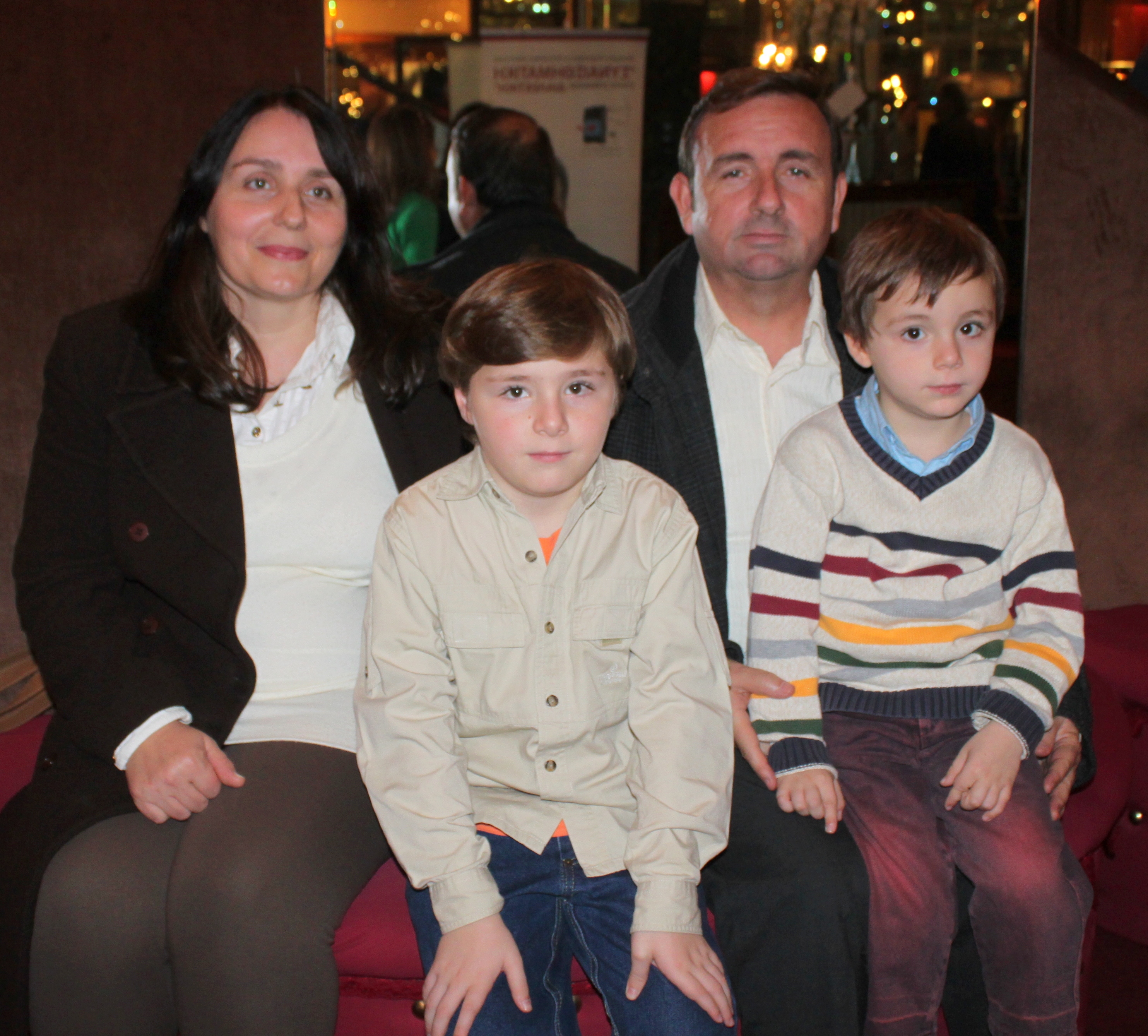 Family Affairs: Ο Εντμόντ Με Όλη Την Οικογένειά Του!