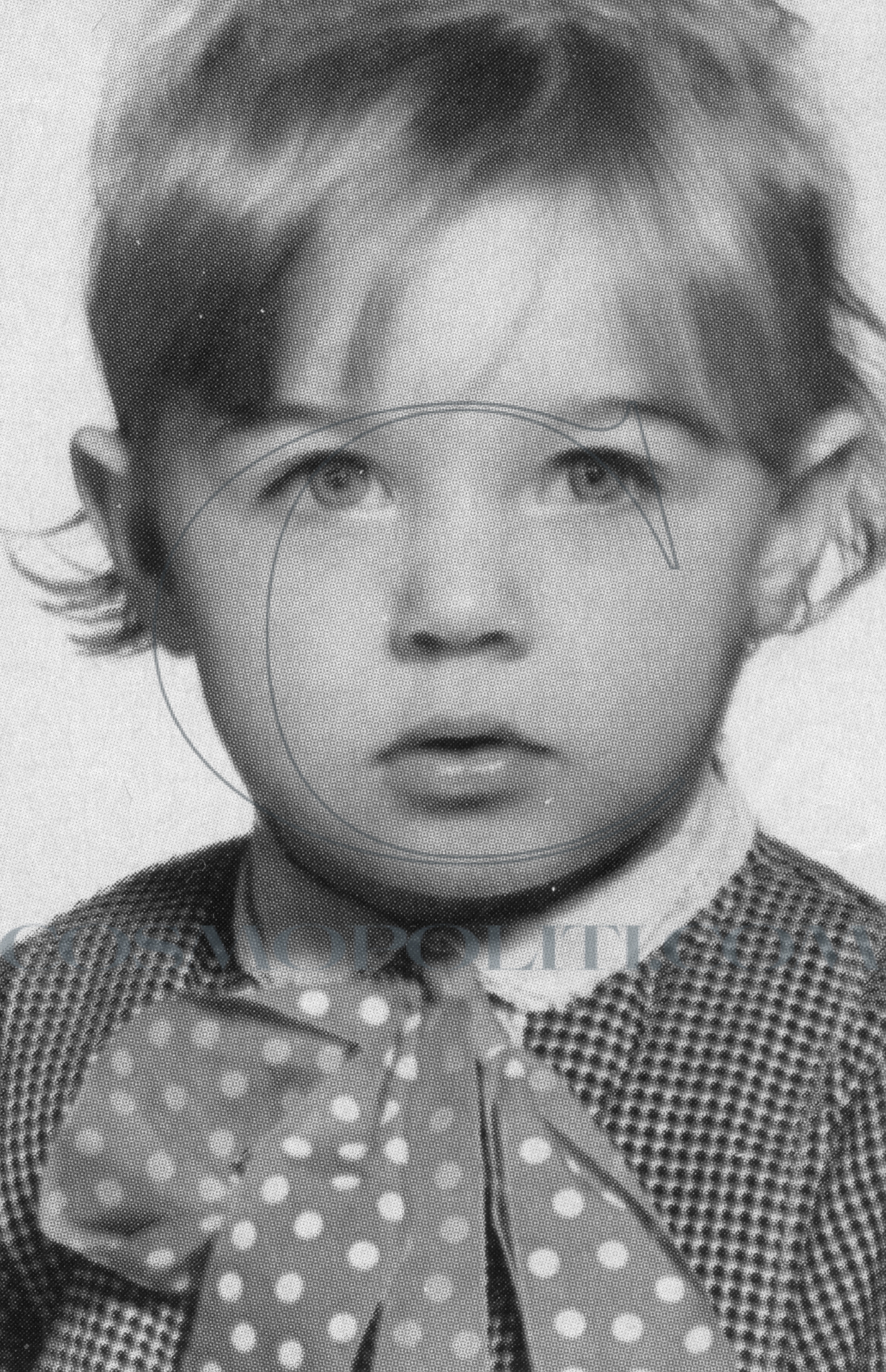 Αναγνωρίζετε Το Κοριτσάκι Με Το Φιογκάκι;